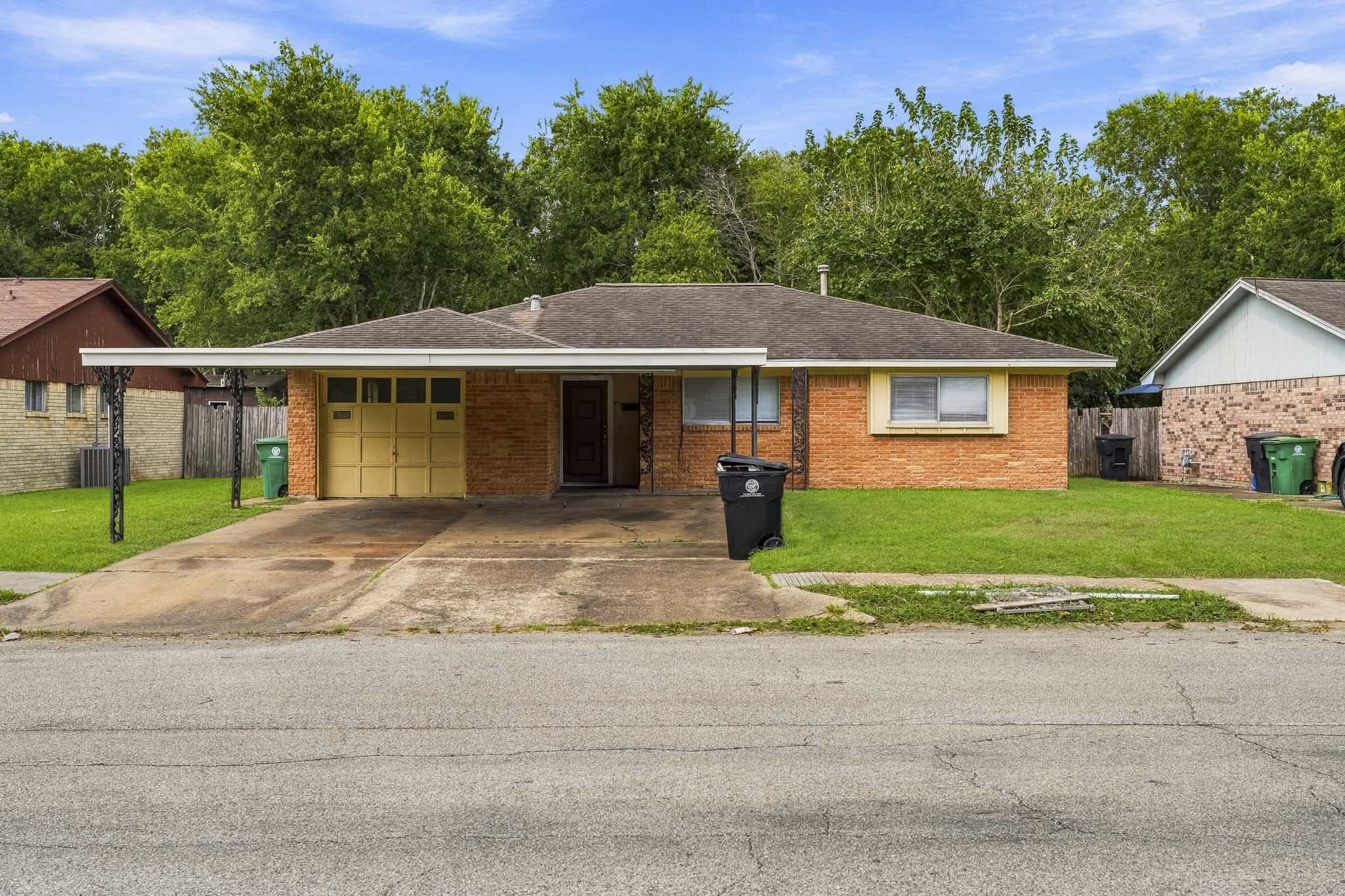 5239 Selinsky Road Property Photo 2