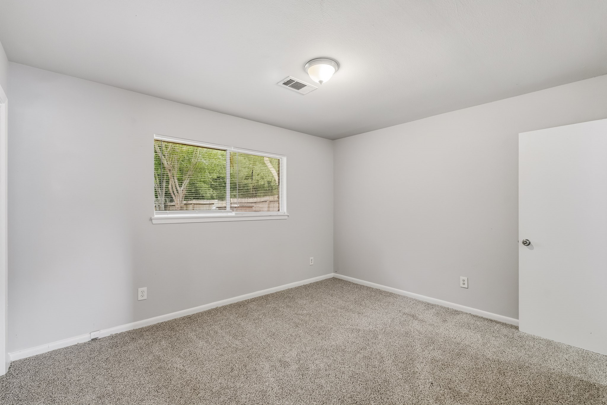 5239 Selinsky Road Property Photo 9