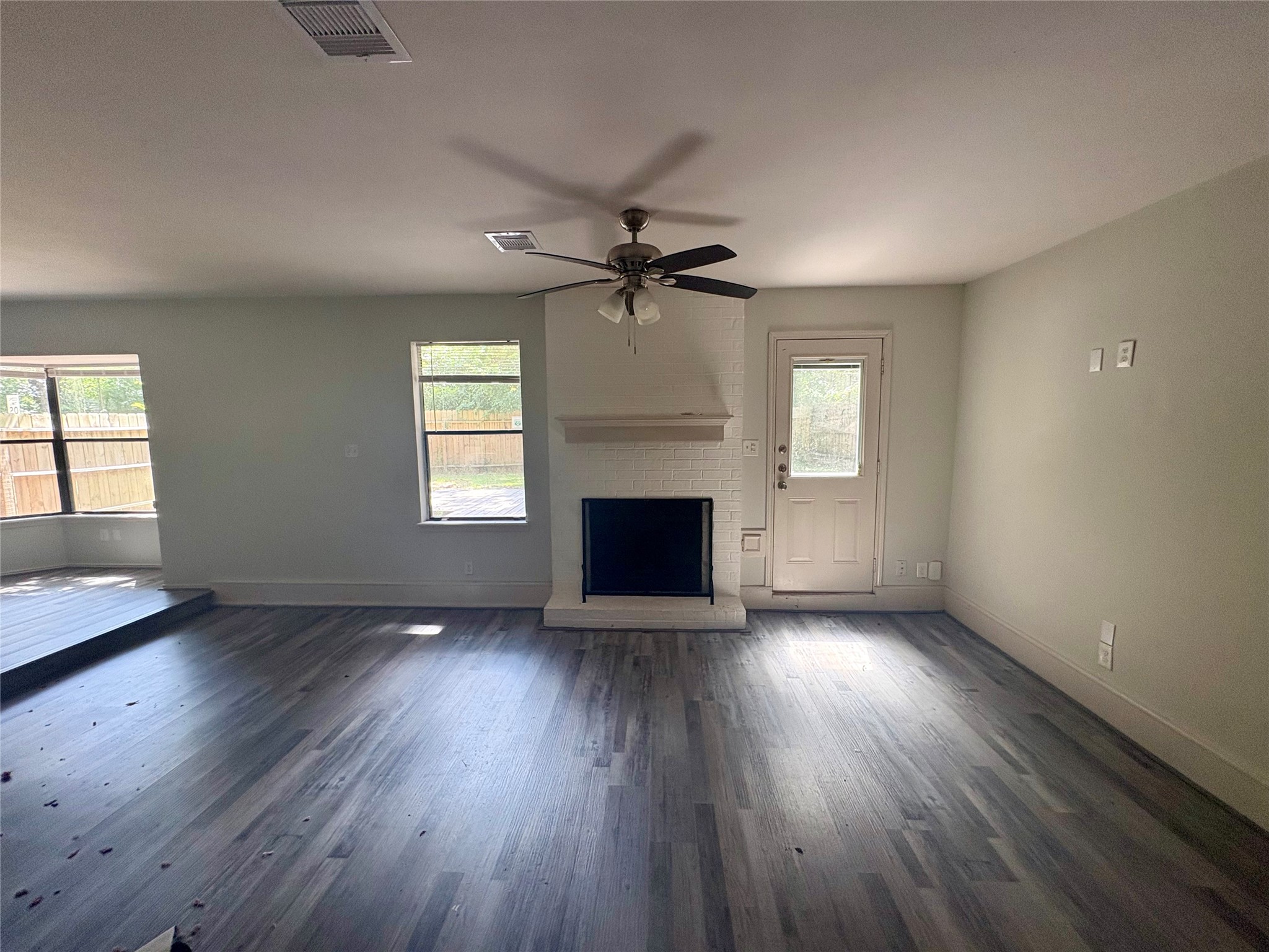 80 Fallenstone Drive Property Photo 3
