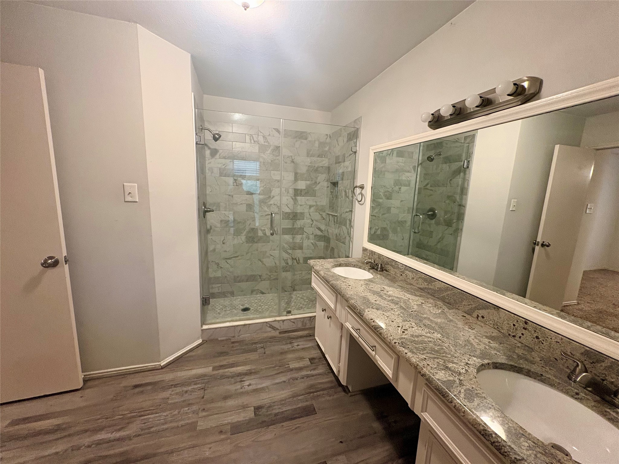 80 Fallenstone Drive Property Photo 6