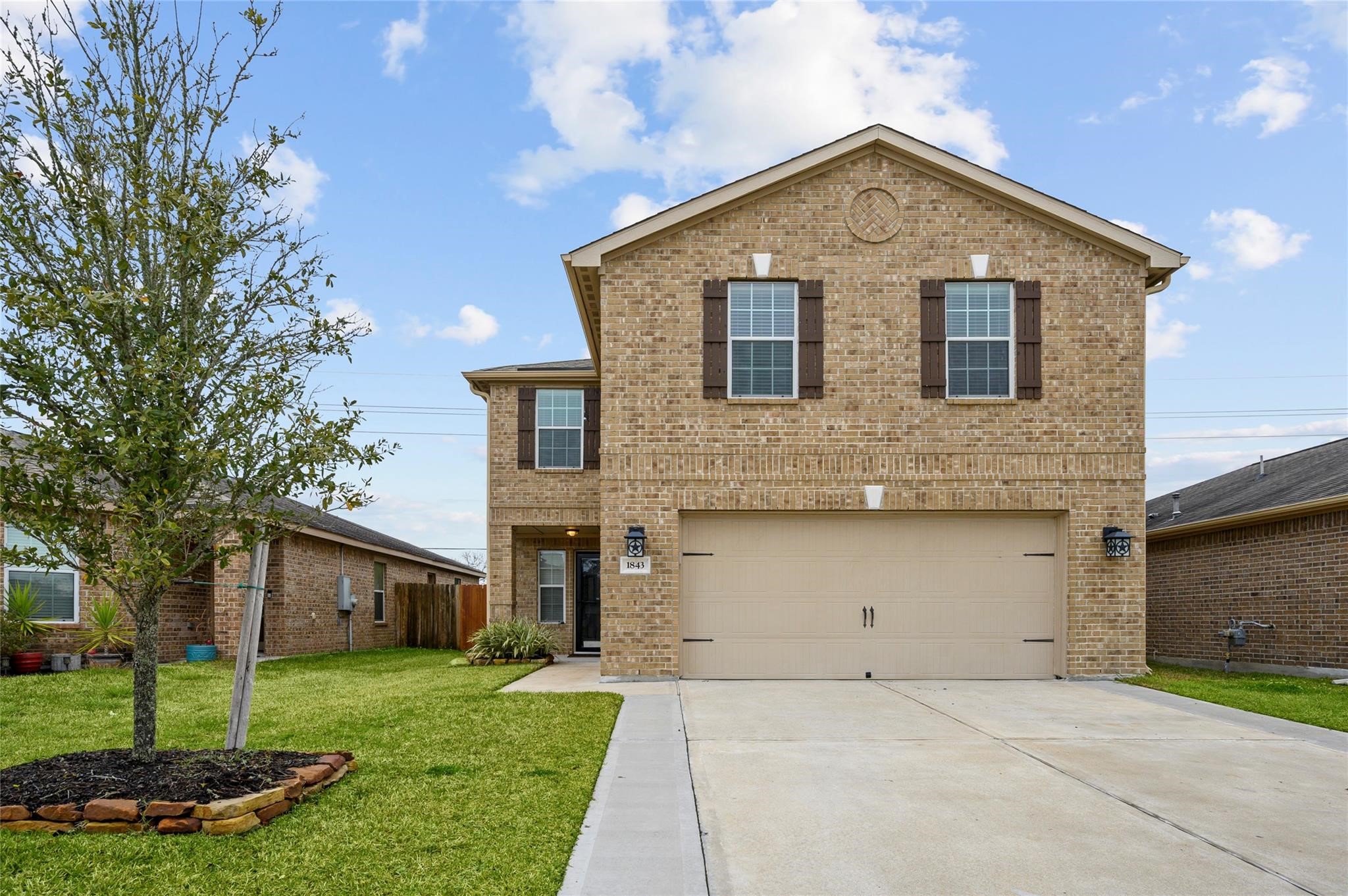 1843 Garnet Breeze Drive Property Photo 1