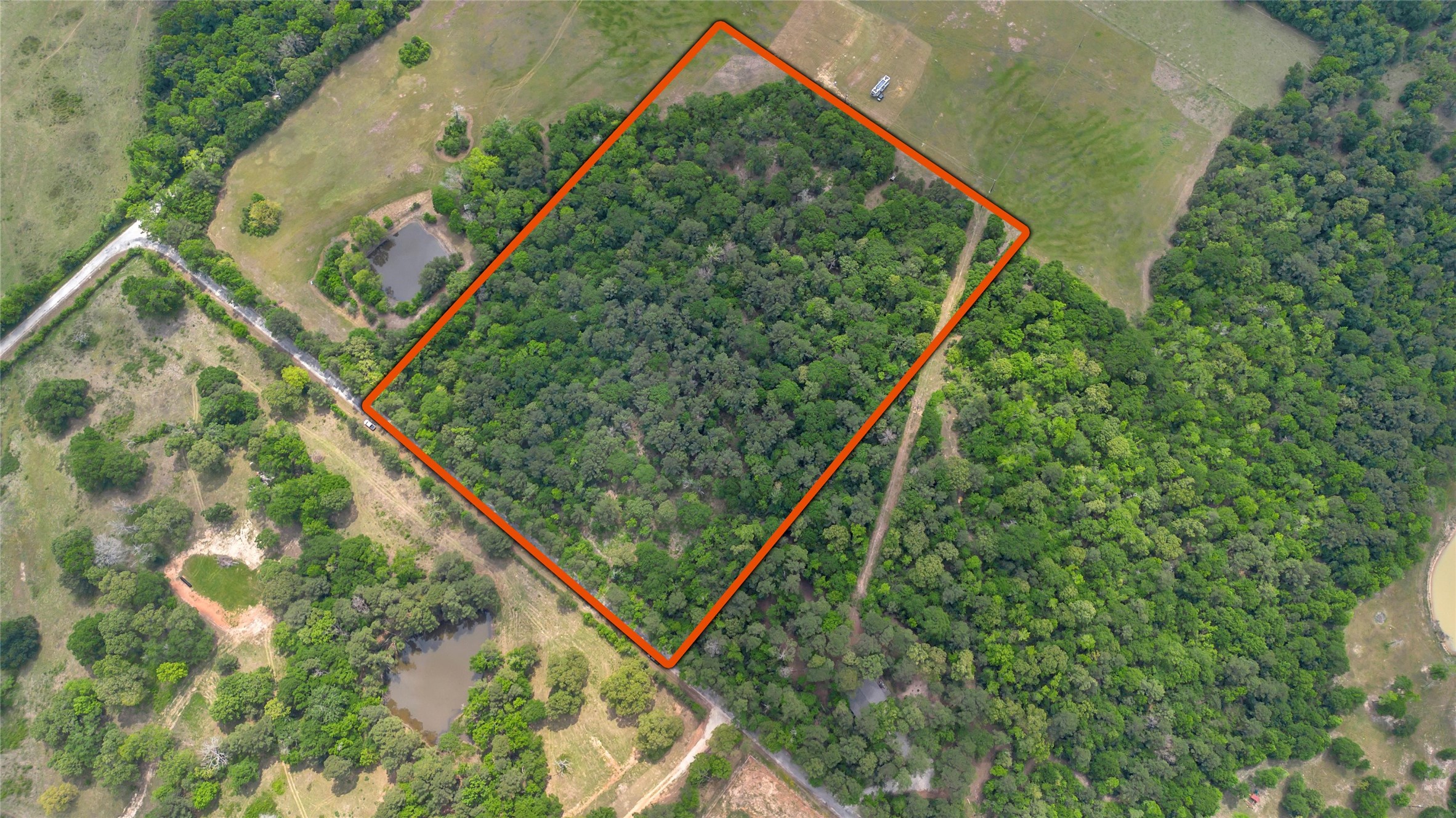 403 Pool Rd Property Photo 3