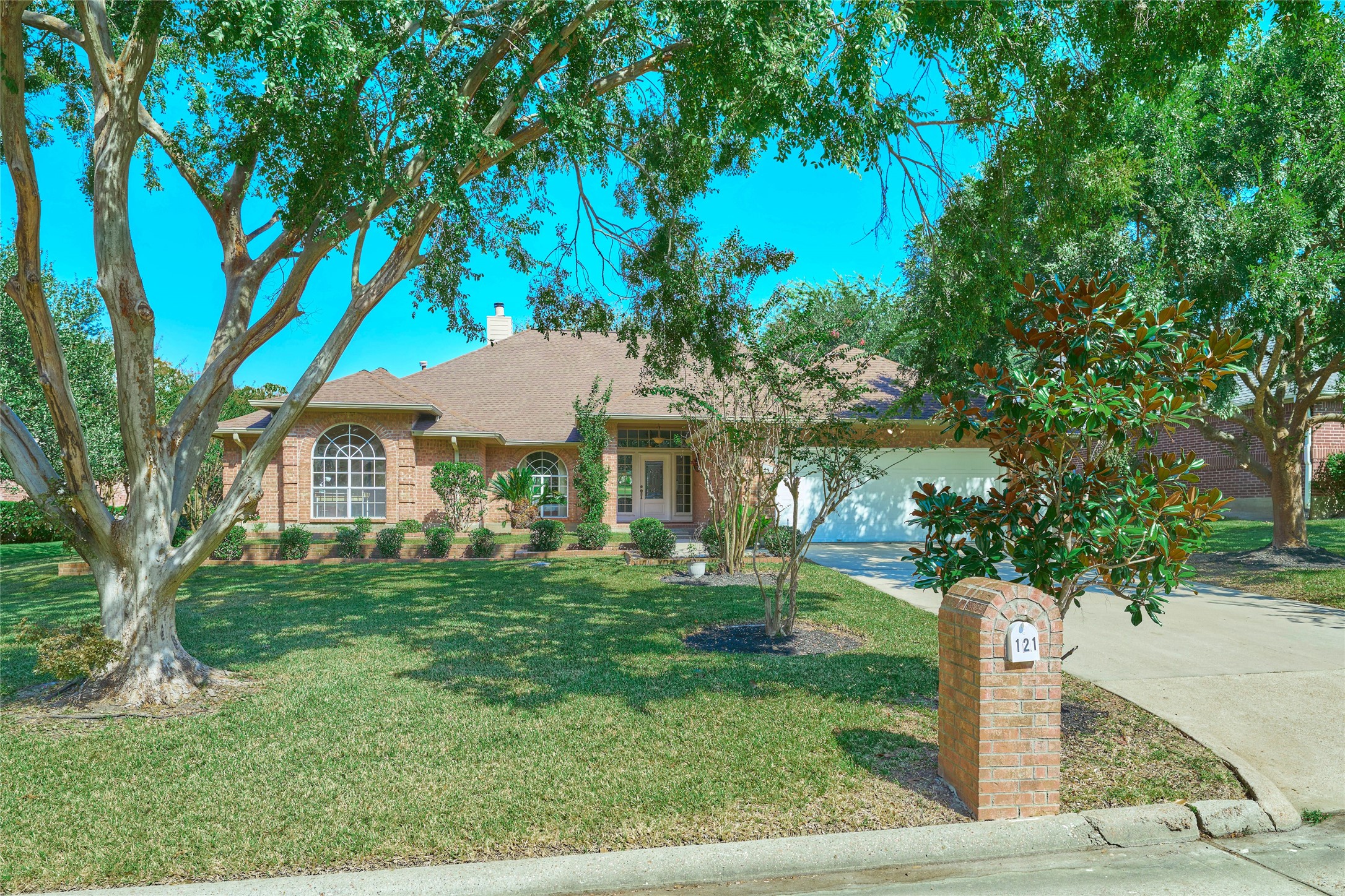 121 April Waters Drive N Property Photo 2