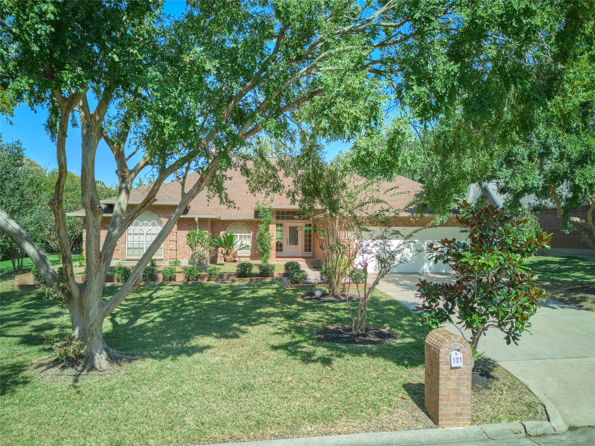 121 April Waters Drive N Property Photo 44