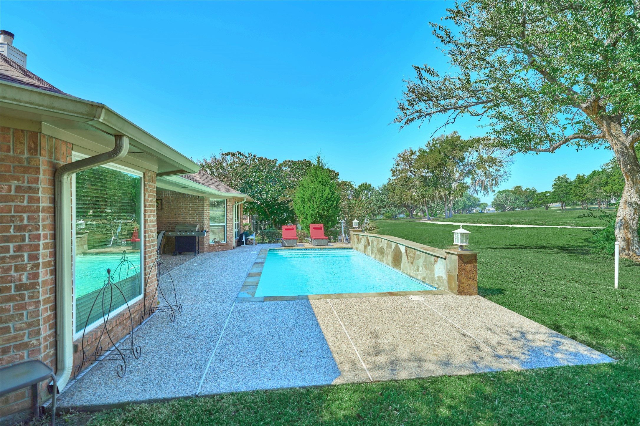 121 April Waters Drive N Property Photo 45