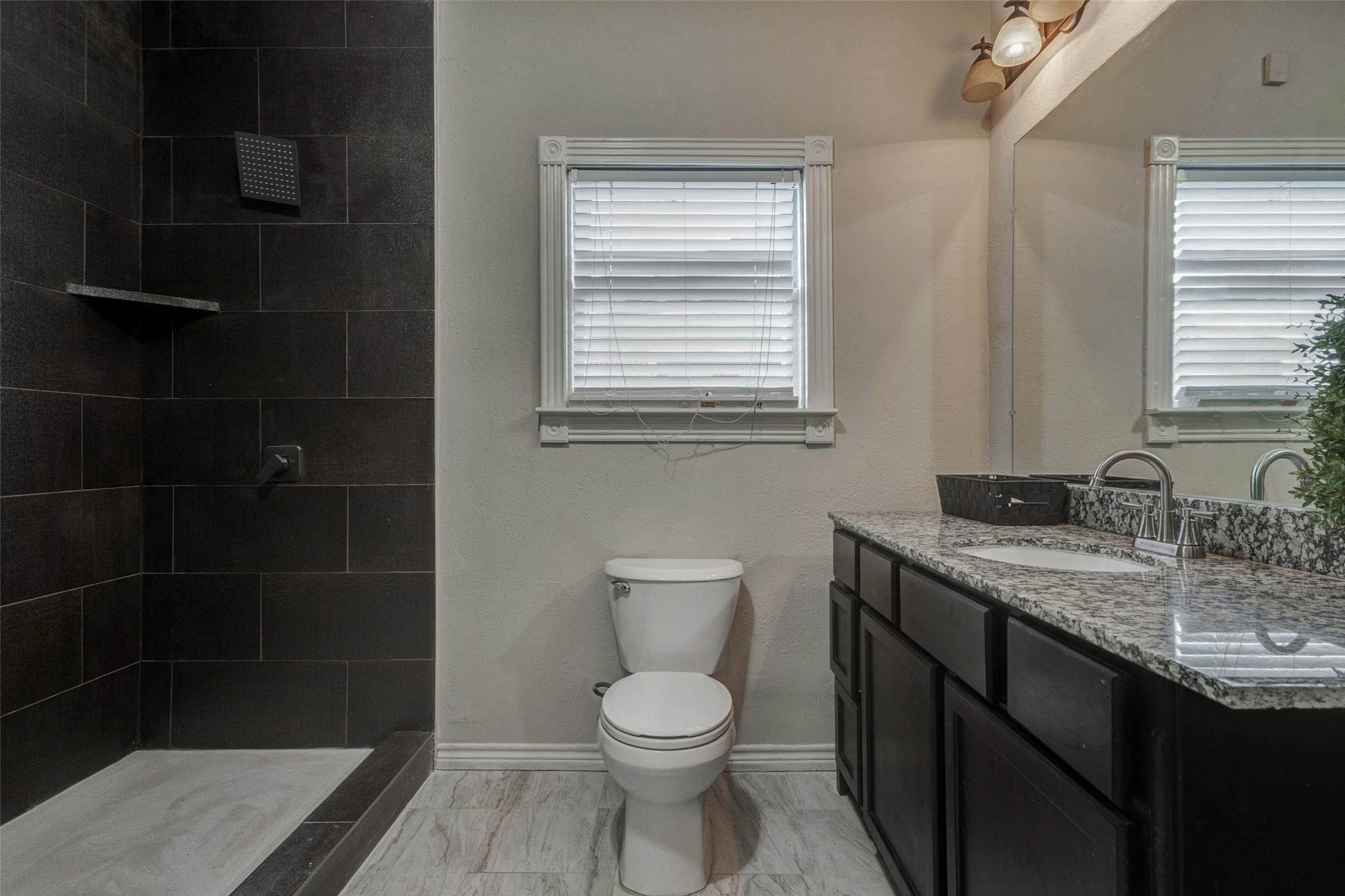 2410 Cleburne Street Property Photo 14