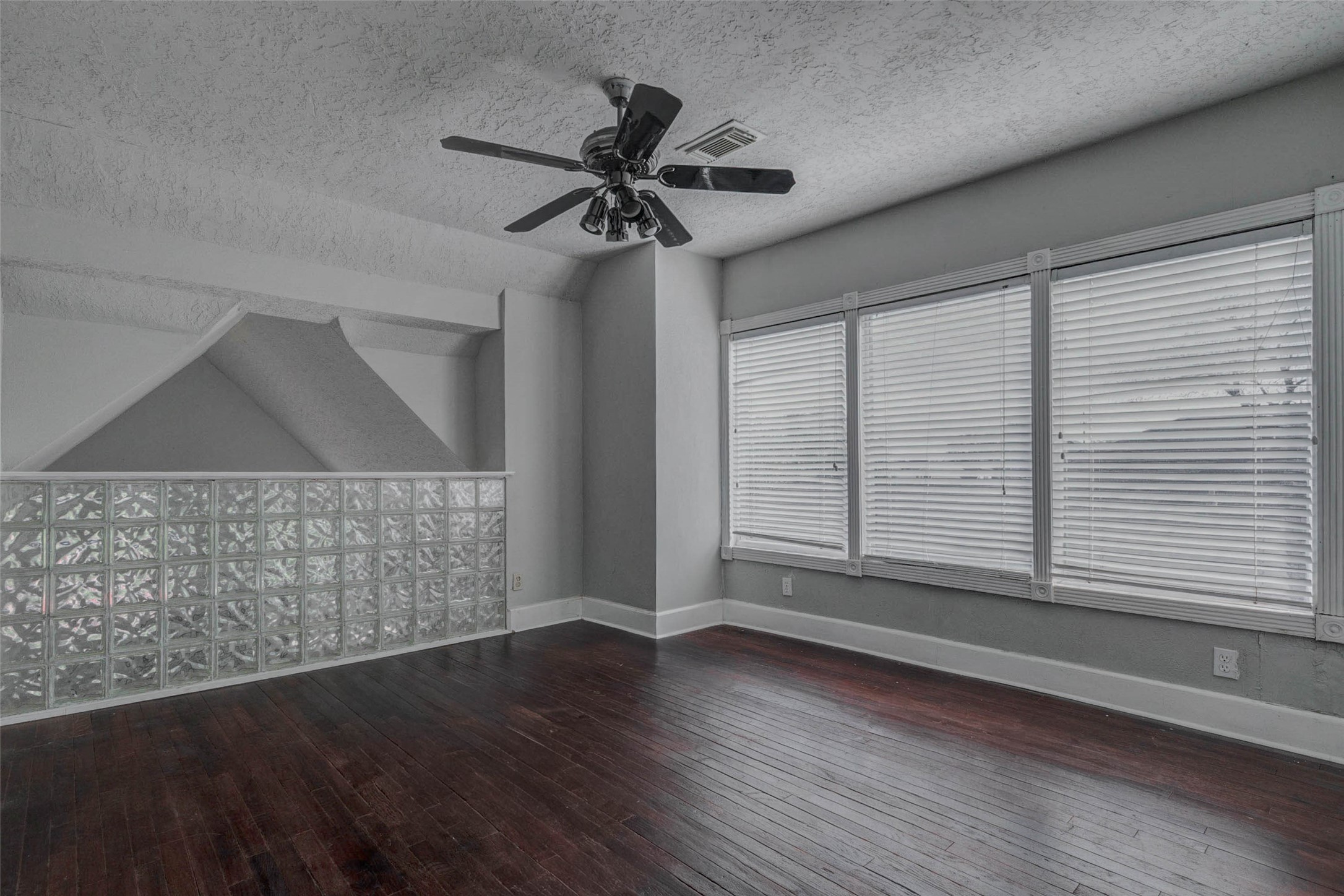 2410 Cleburne Street Property Photo 15