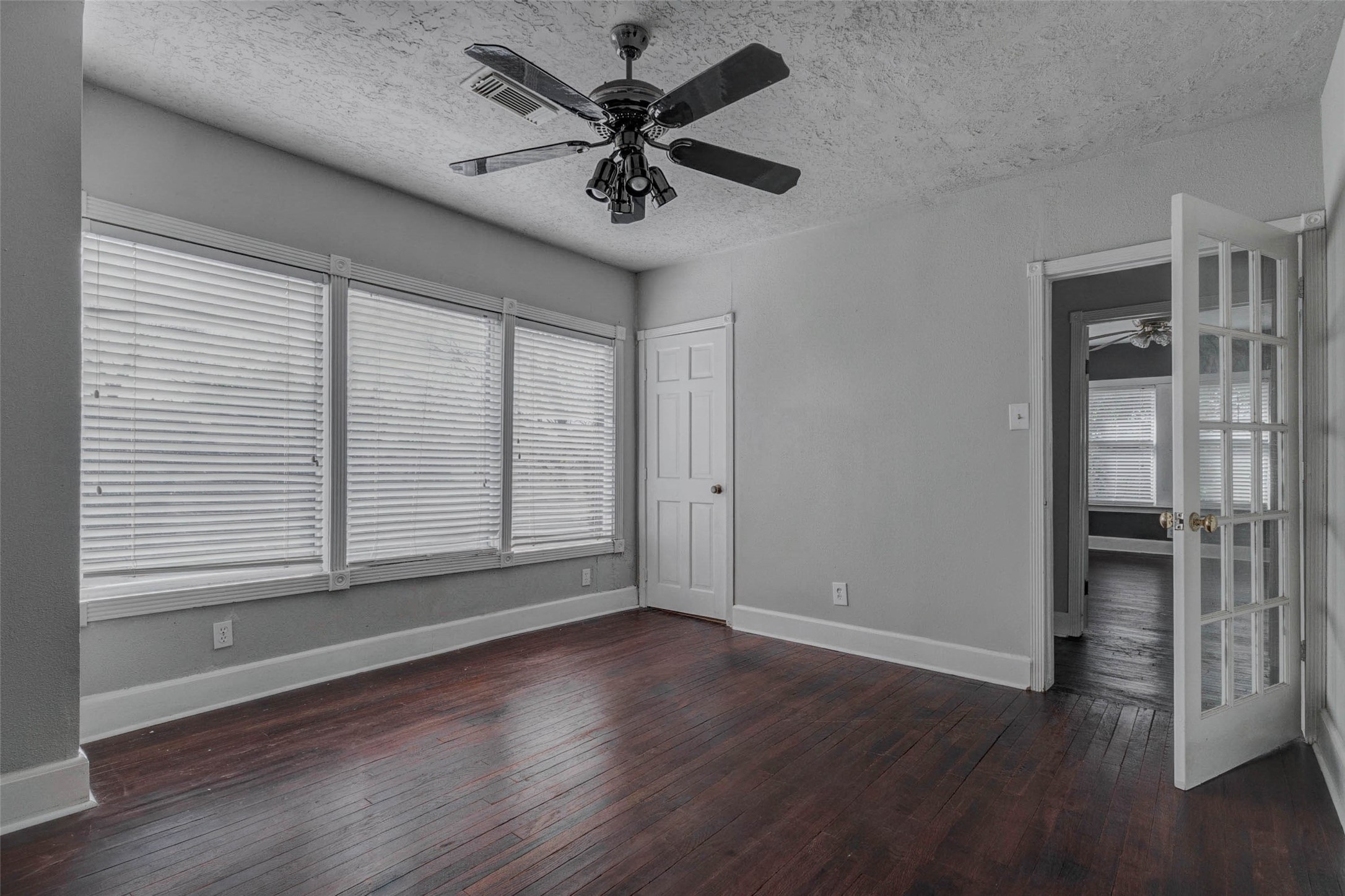 2410 Cleburne Street Property Photo 16