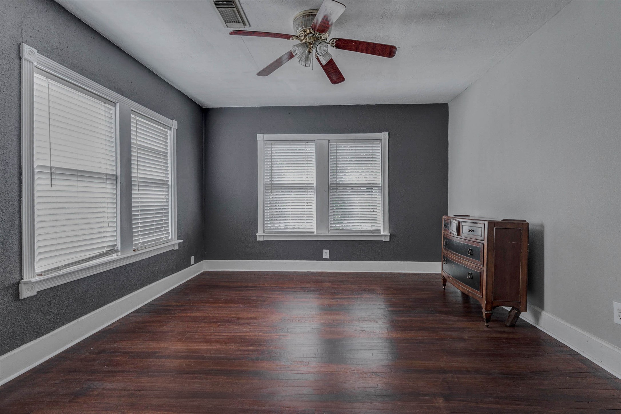2410 Cleburne Street Property Photo 17