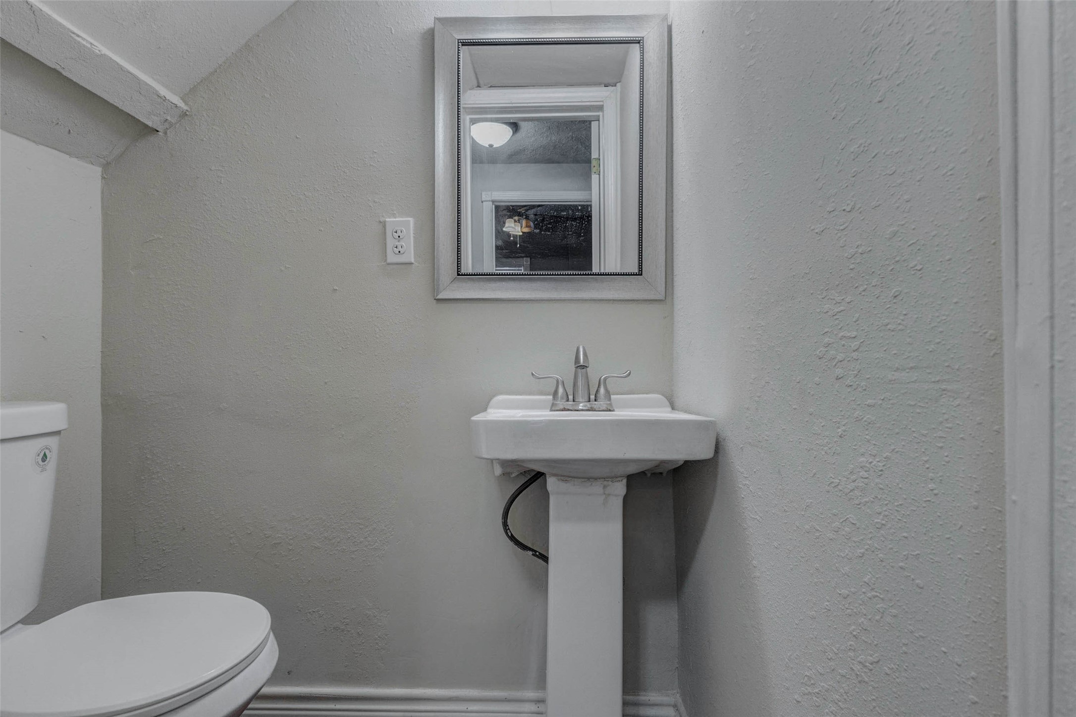 2410 Cleburne Street Property Photo 22
