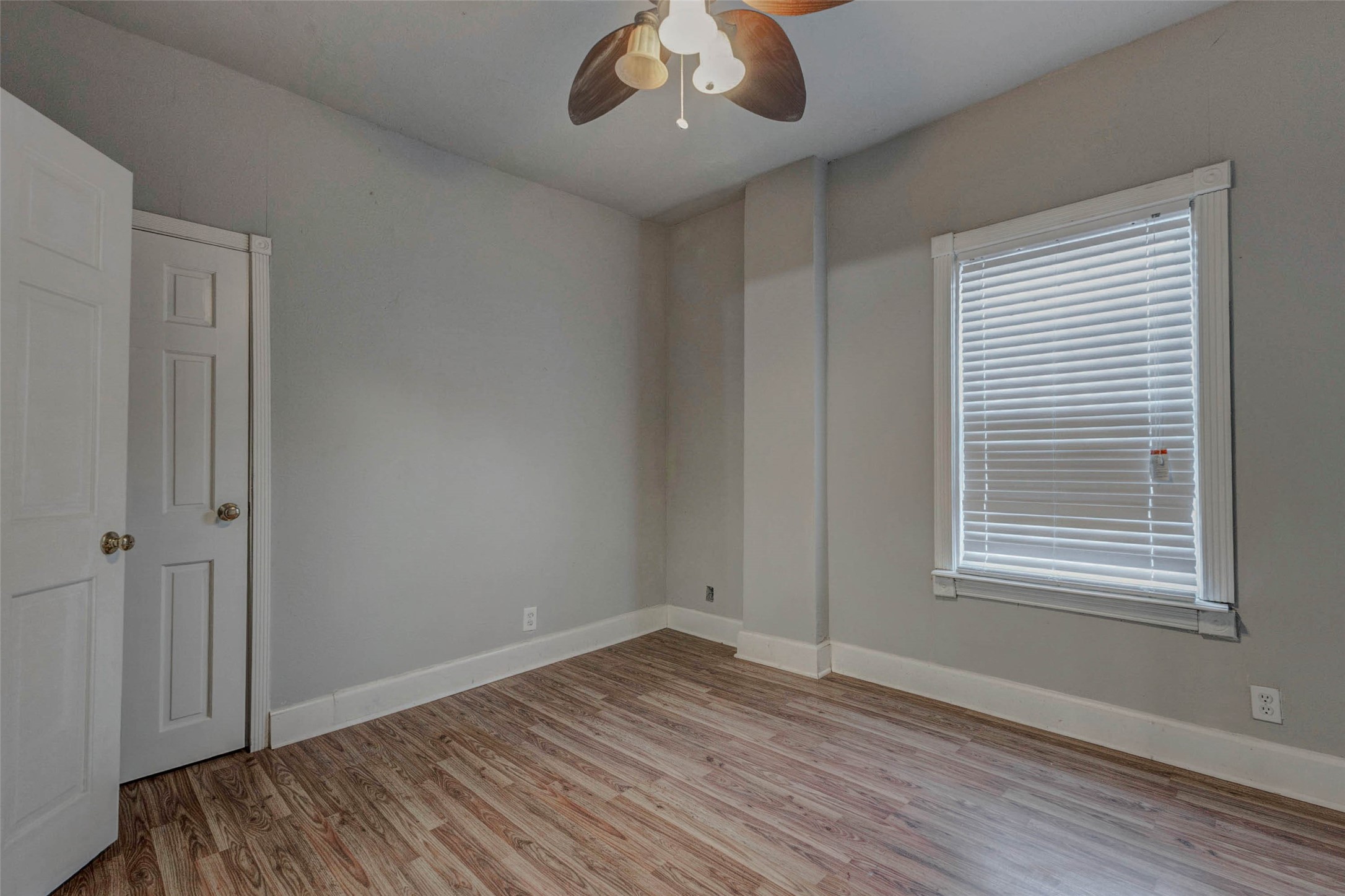 2410 Cleburne Street Property Photo 23