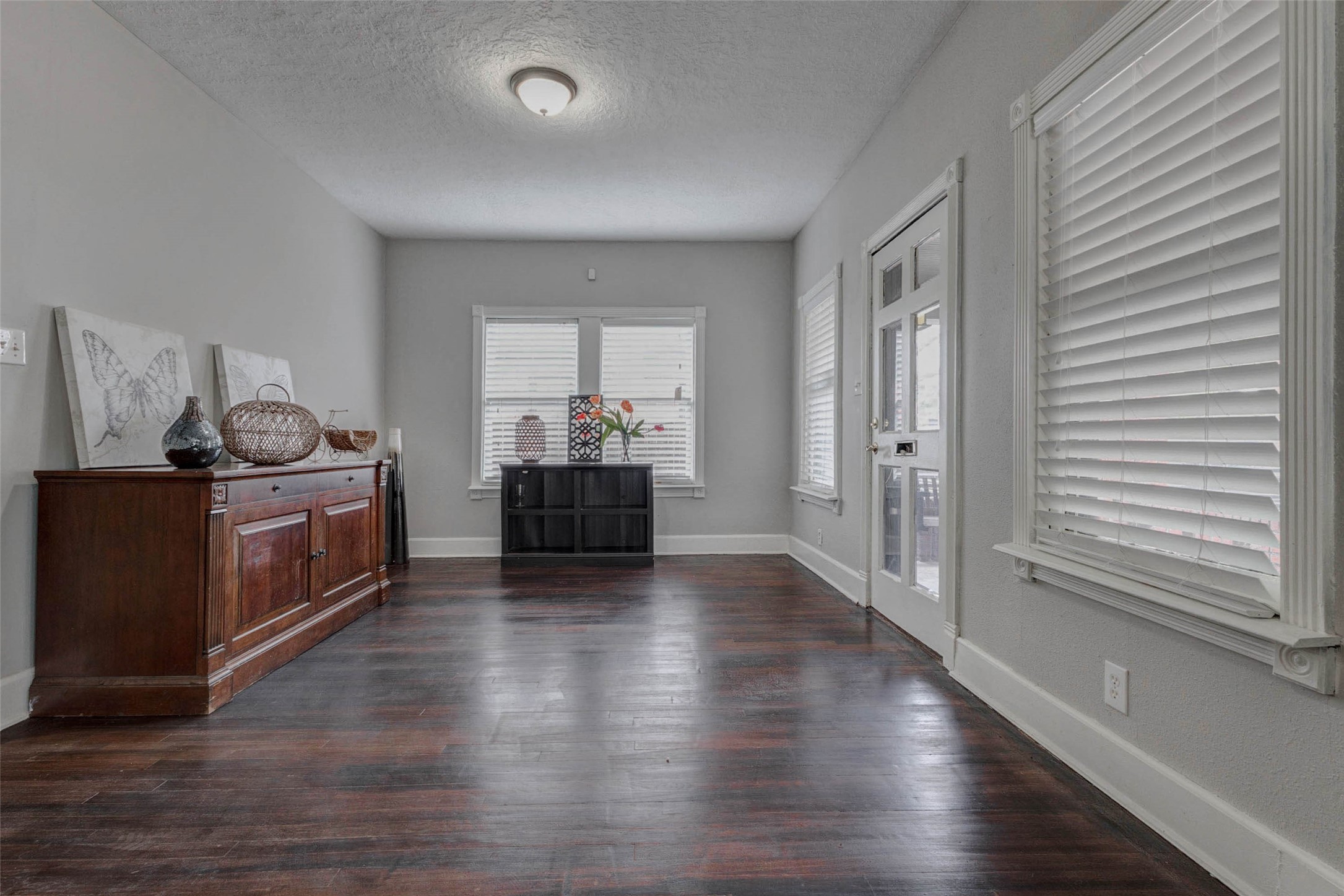 2410 Cleburne Street Property Photo 27