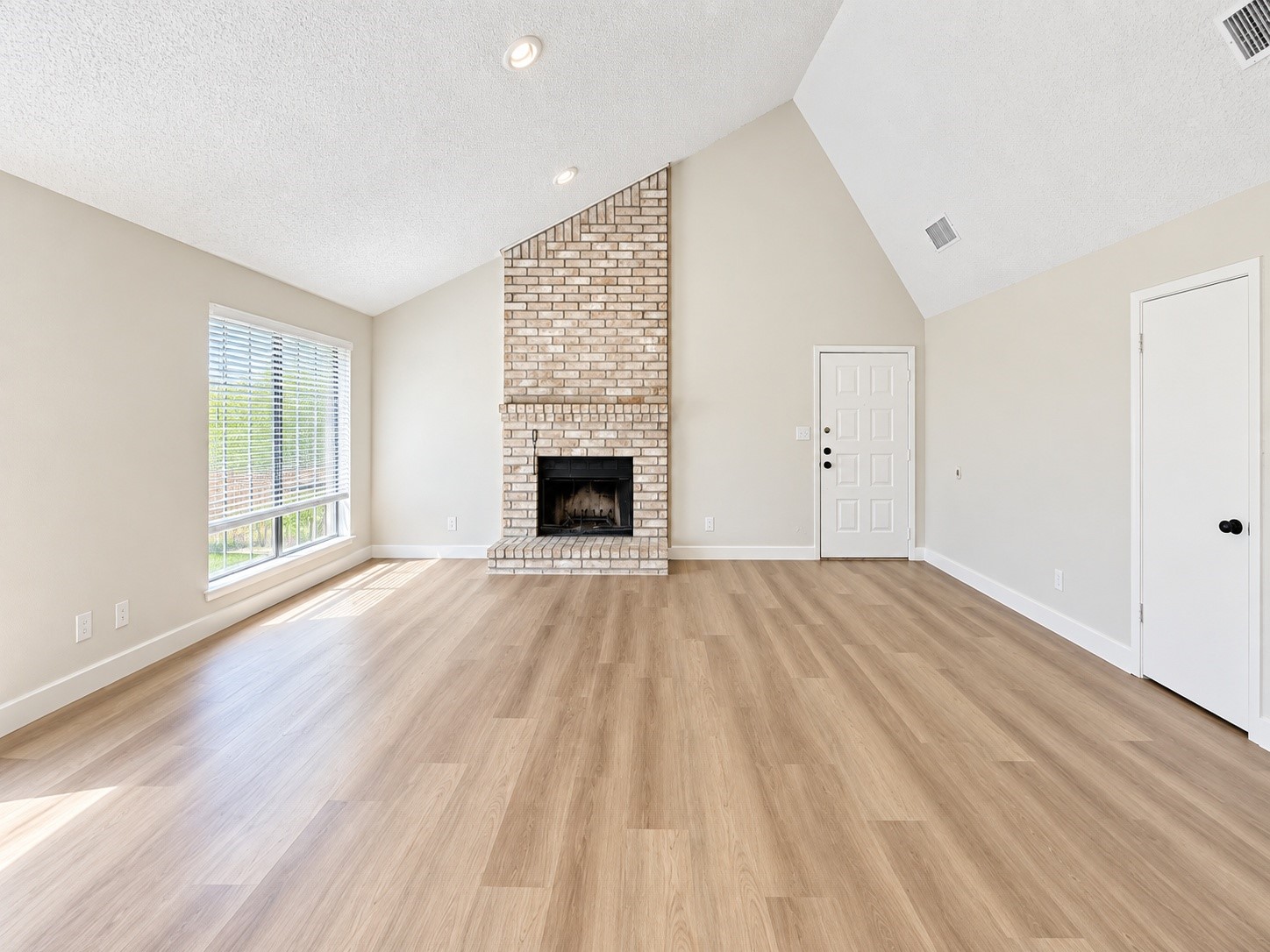 2226 Sunset Trail Property Photo 3