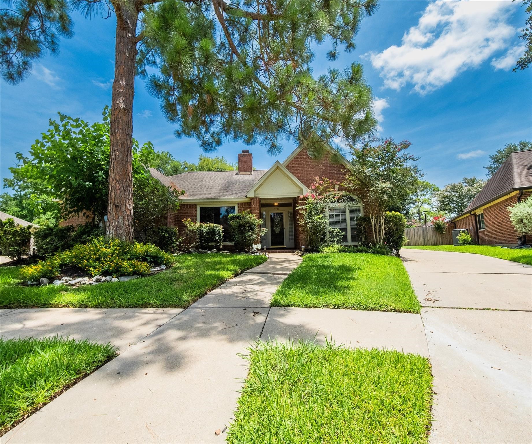 9107 Pine Stream Court Property Photo 1
