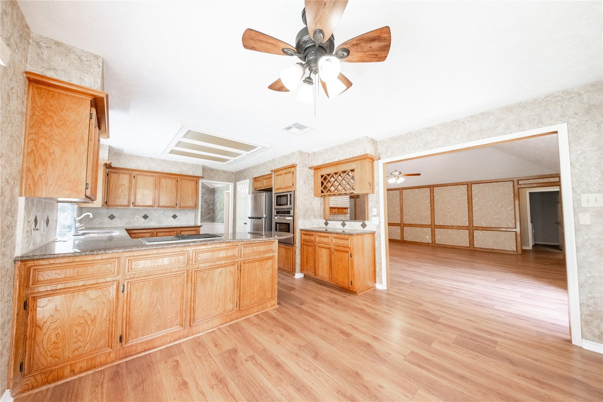 9107 Pine Stream Court Property Photo 3