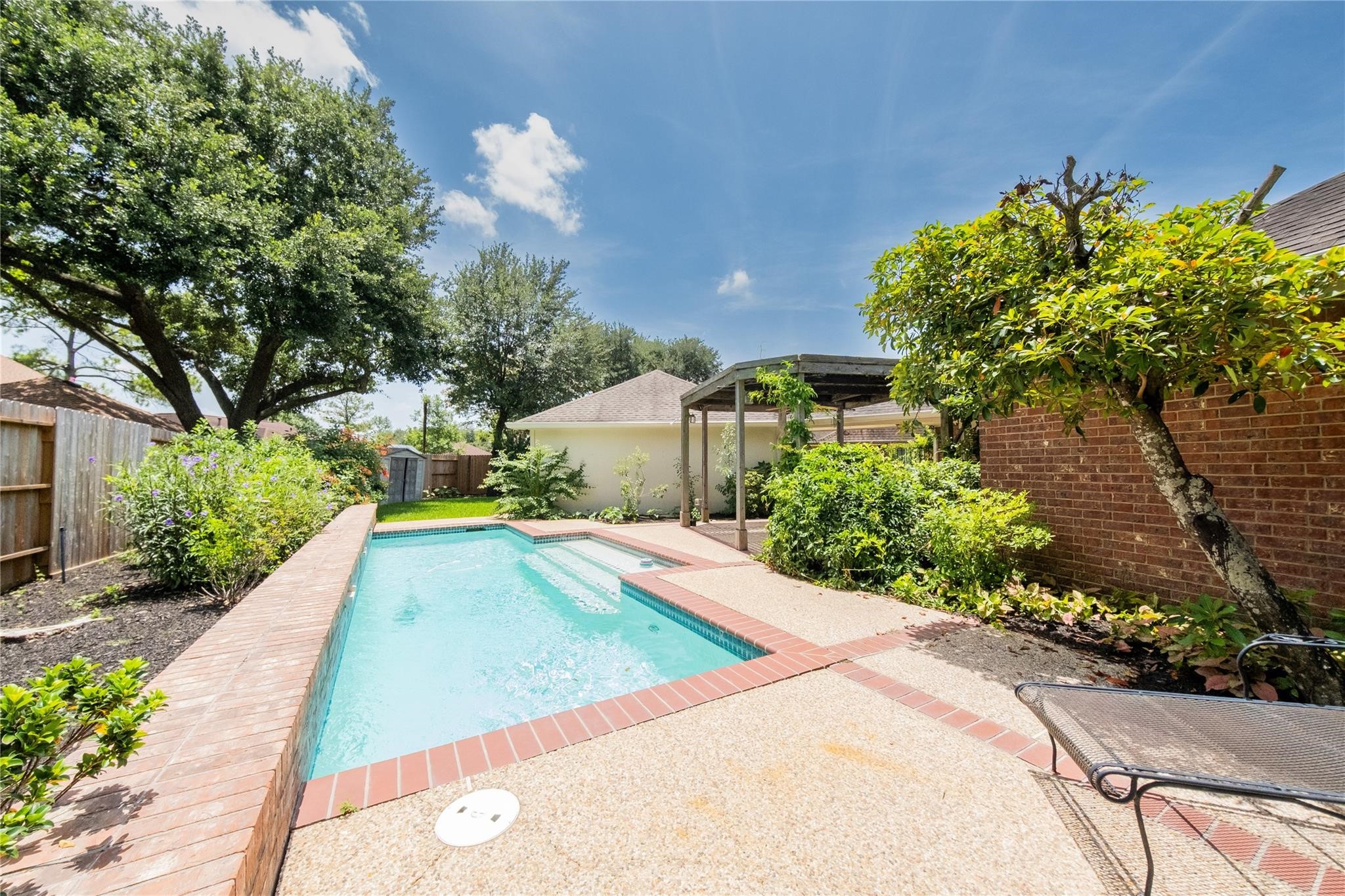 9107 Pine Stream Court Property Photo 5