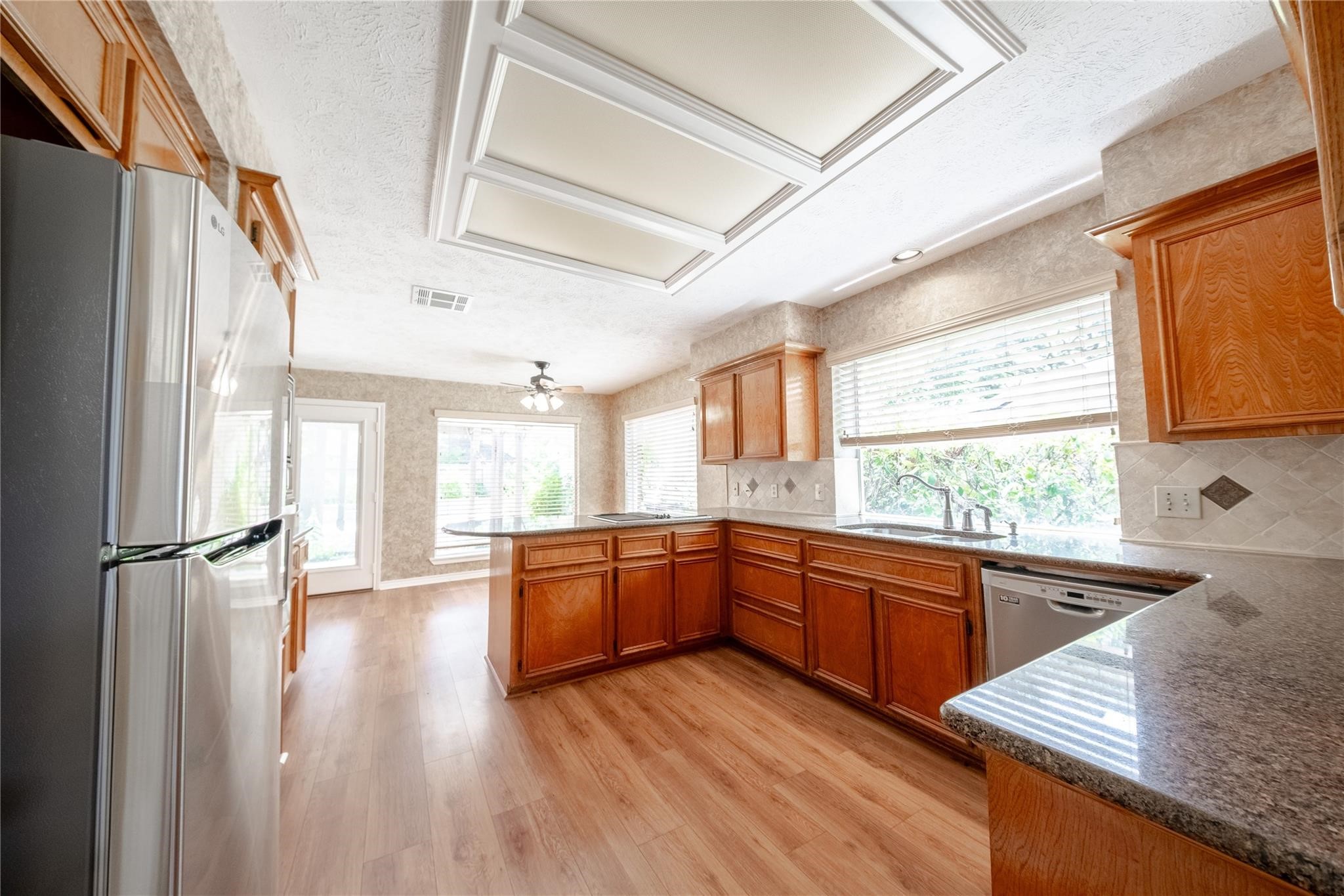 9107 Pine Stream Court Property Photo 6