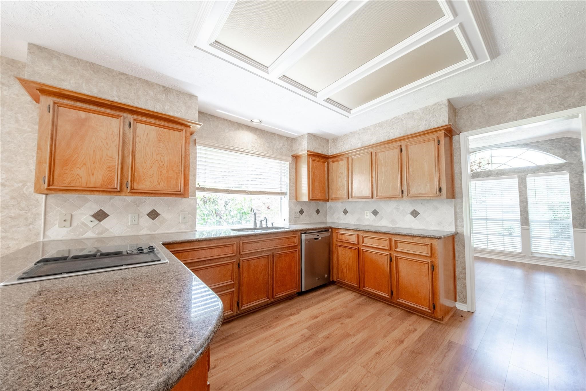 9107 Pine Stream Court Property Photo 7