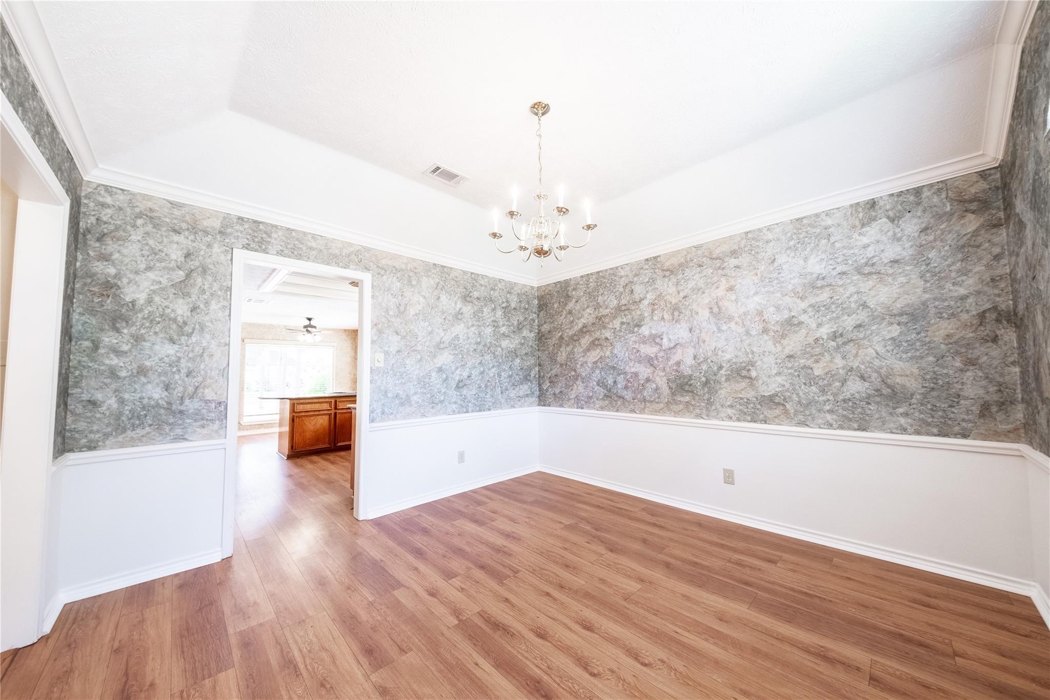 9107 Pine Stream Court Property Photo 8