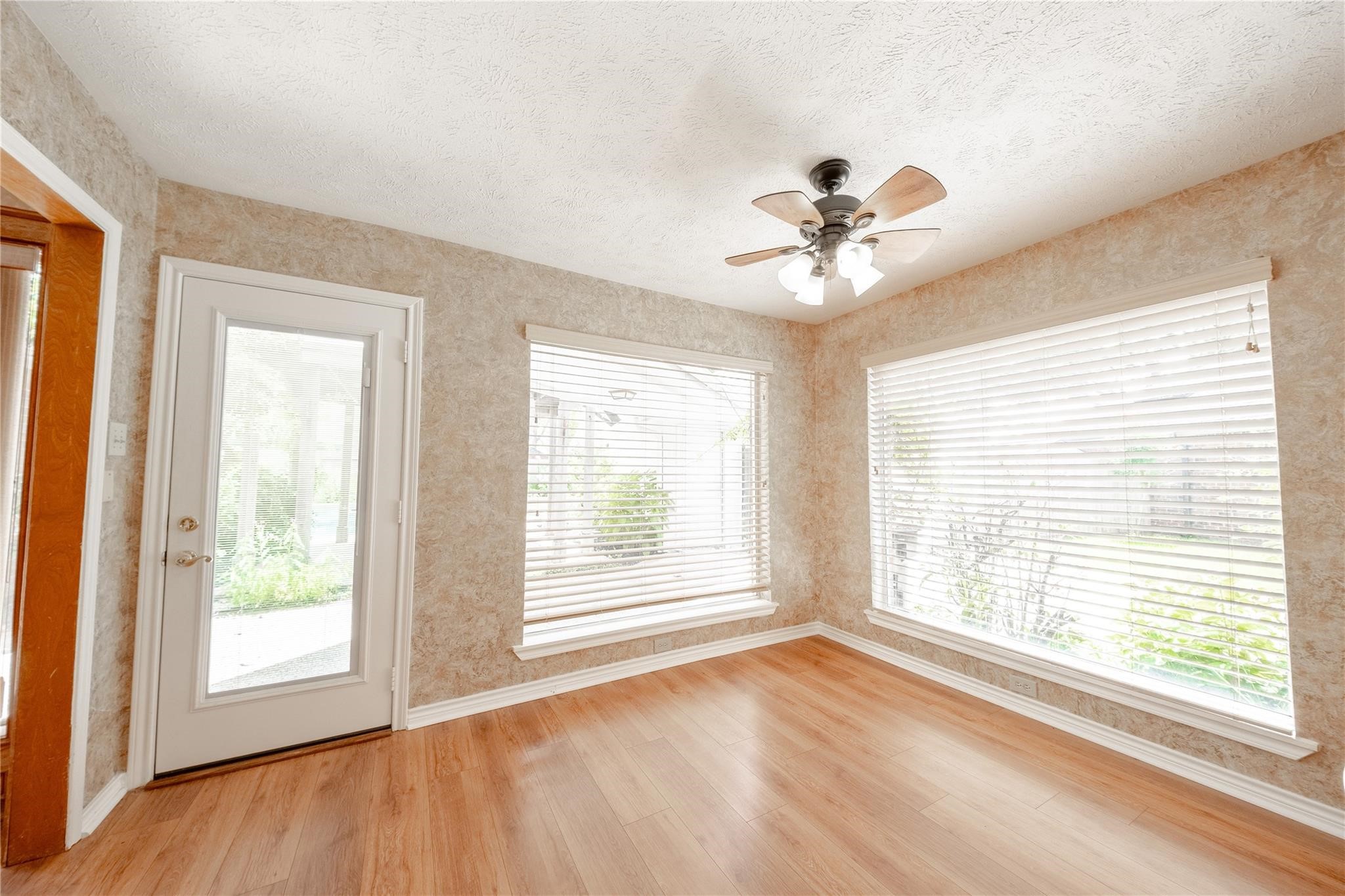 9107 Pine Stream Court Property Photo 9