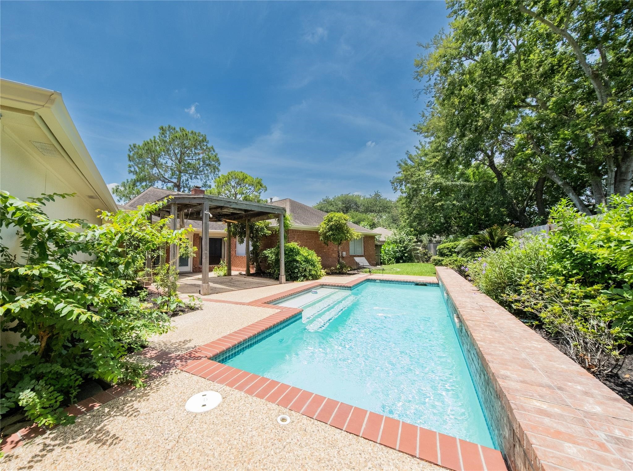 9107 Pine Stream Court Property Photo 10