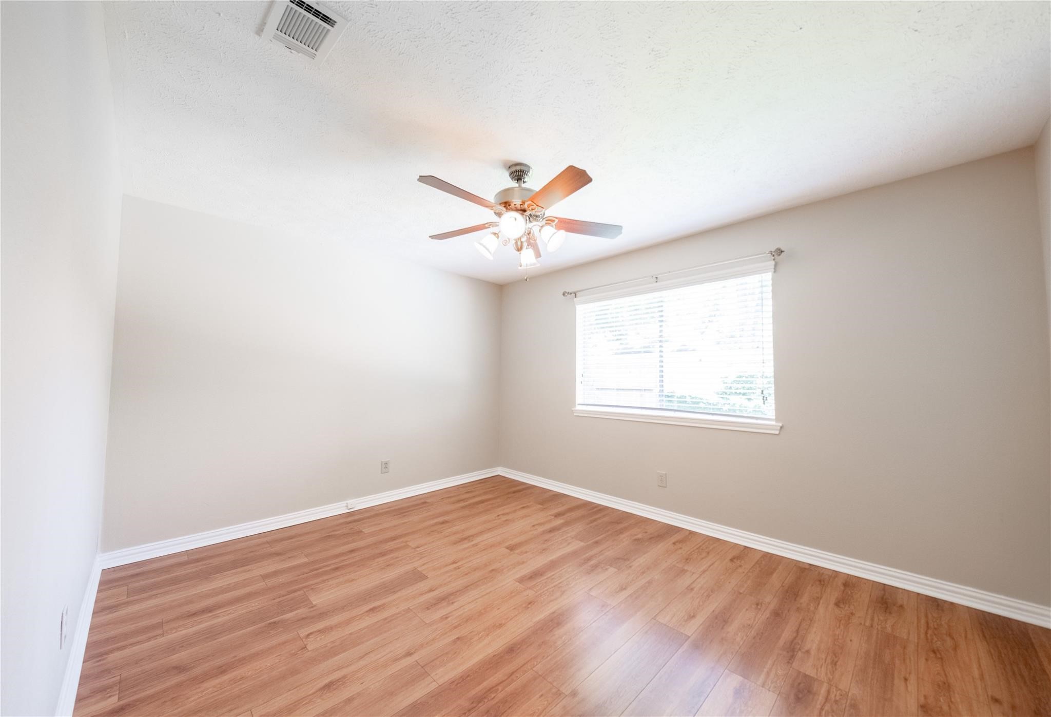 9107 Pine Stream Court Property Photo 12