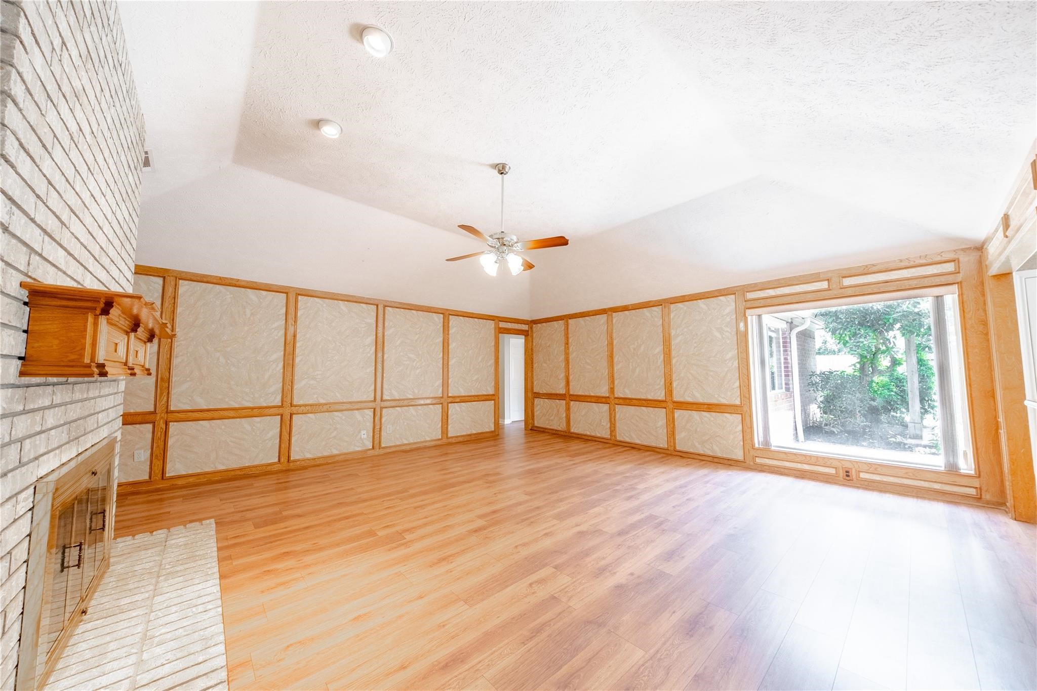9107 Pine Stream Court Property Photo 15