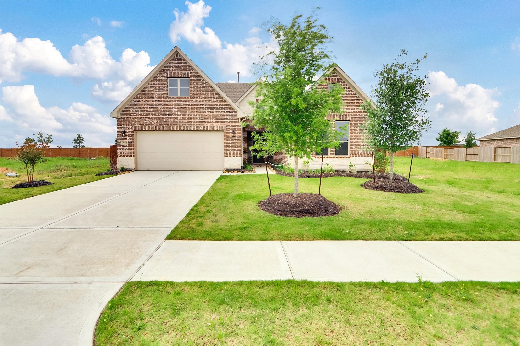 5714 Caracara Property Photo 1