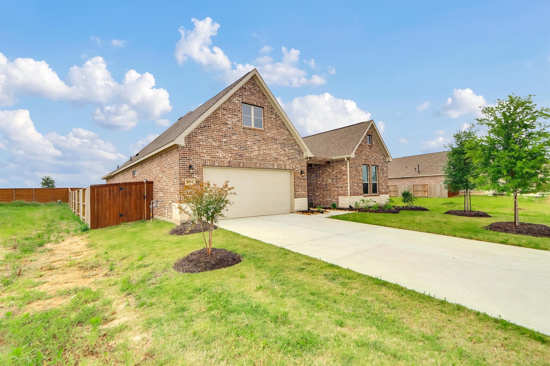 5714 Caracara Property Photo 2