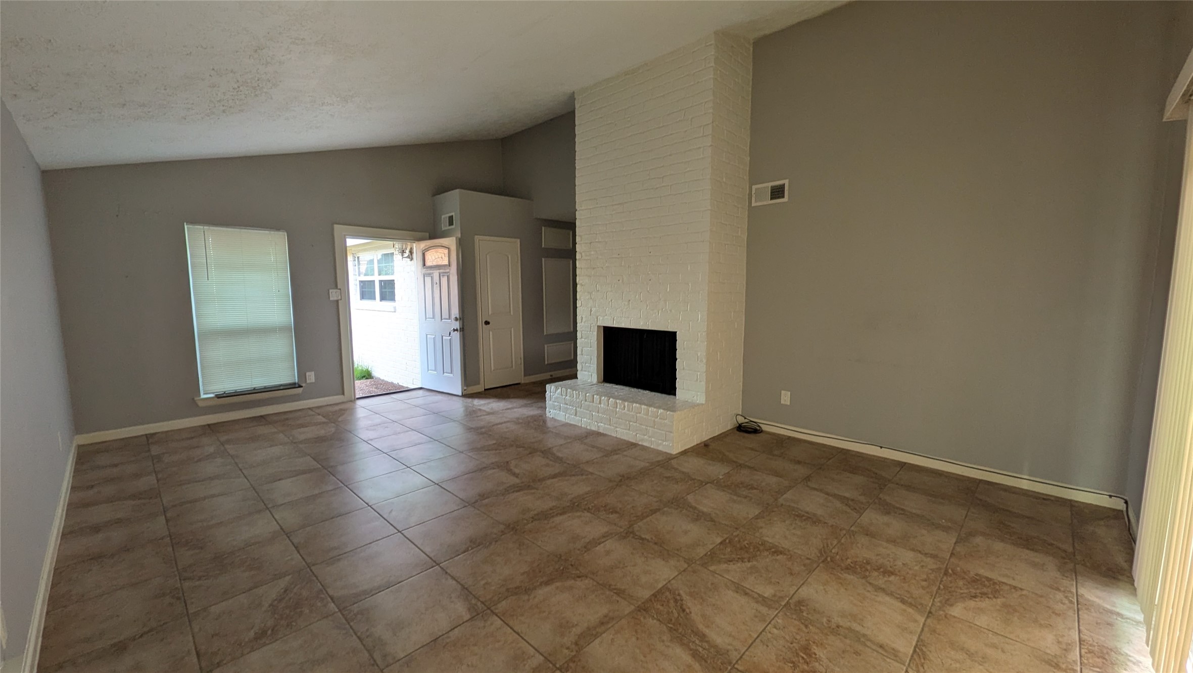 8314 Beechnut Street Property Photo 4
