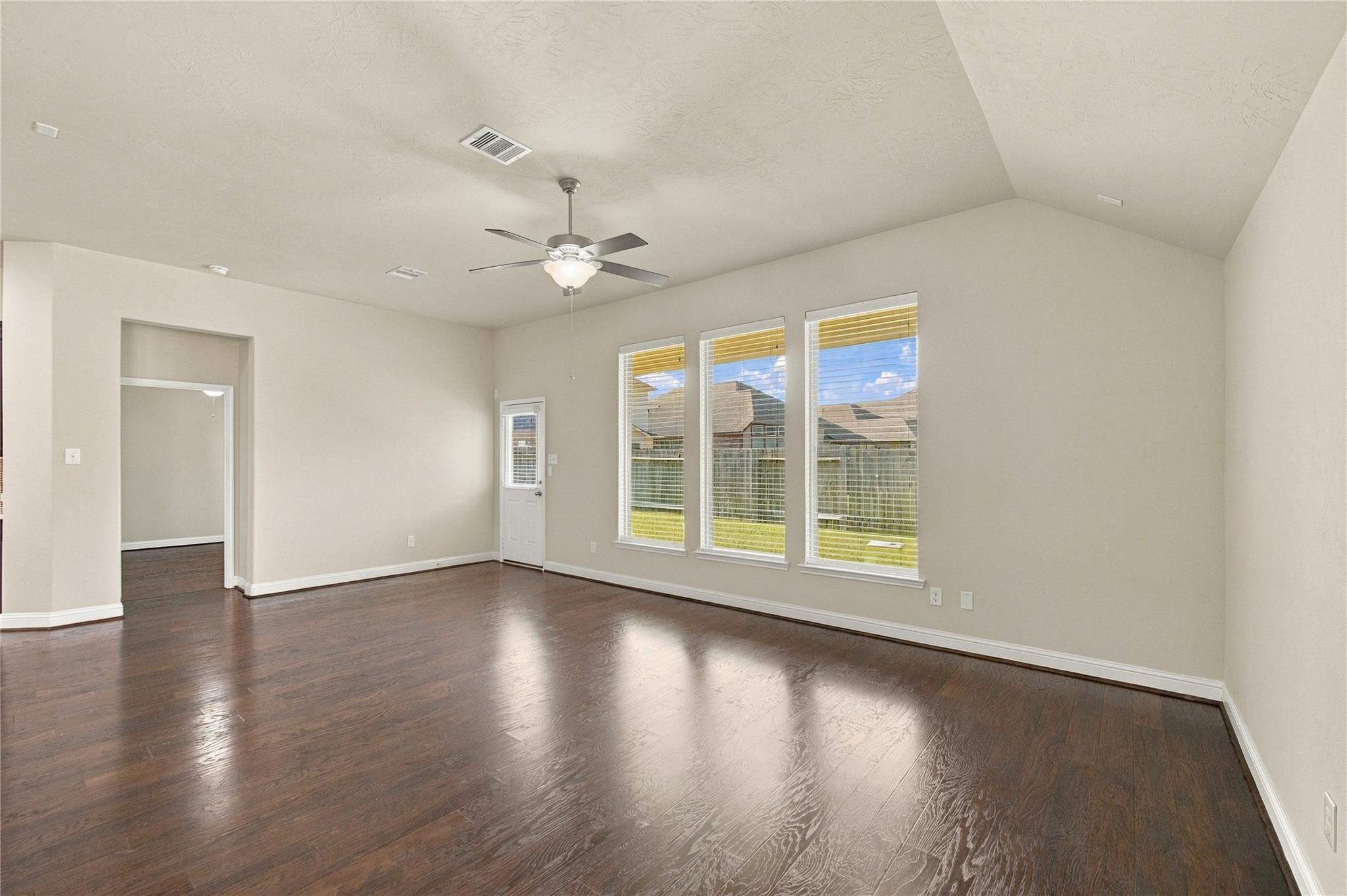 8119 W Pine Creek Bend, Cypress Tx 77433 Property Photo 8