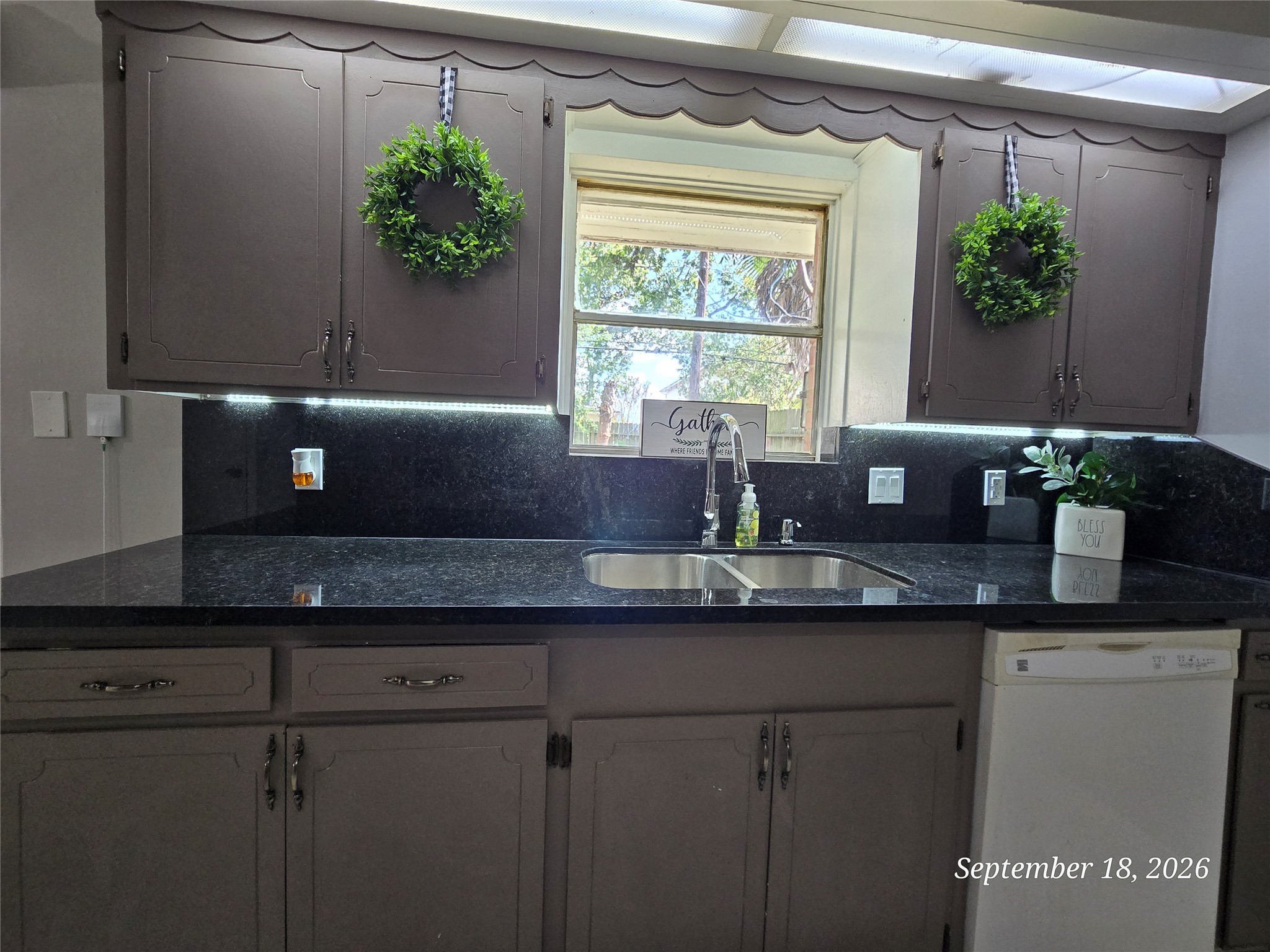 11027 Caribbean Lane Property Photo 8