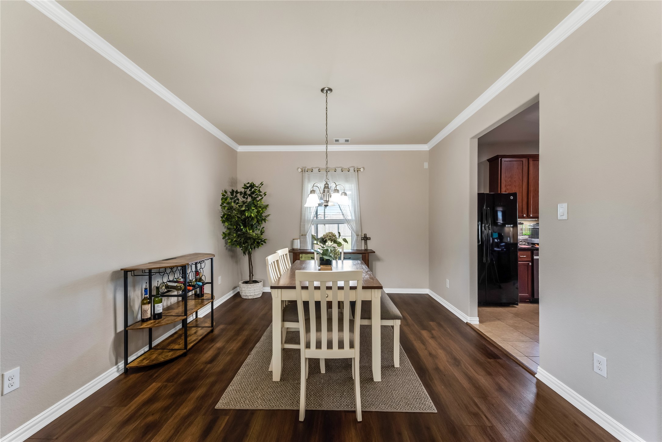 512 Forest Village Circle Property Photo 10