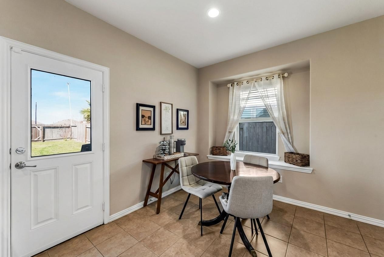 512 Forest Village Circle Property Photo 17