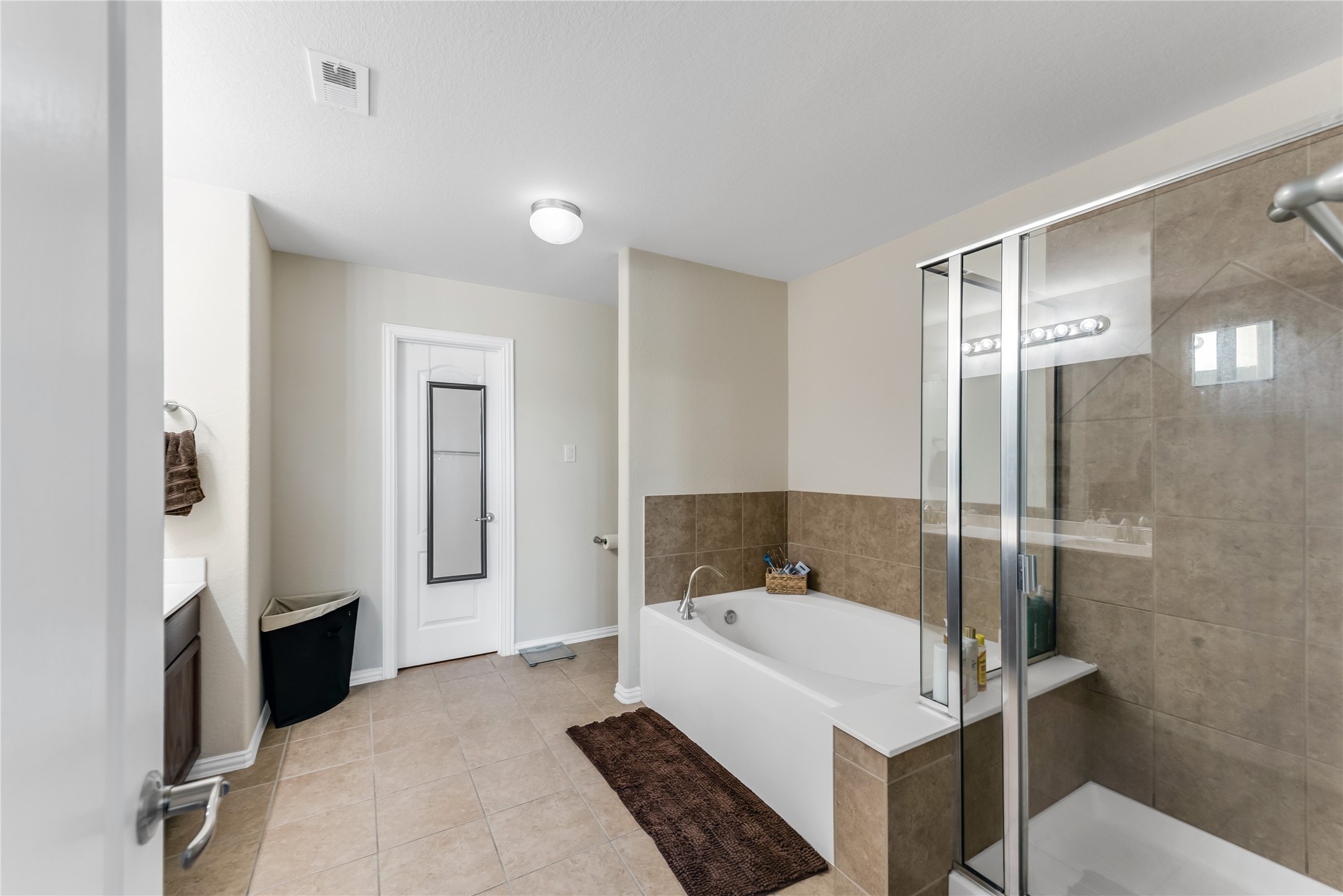 512 Forest Village Circle Property Photo 23