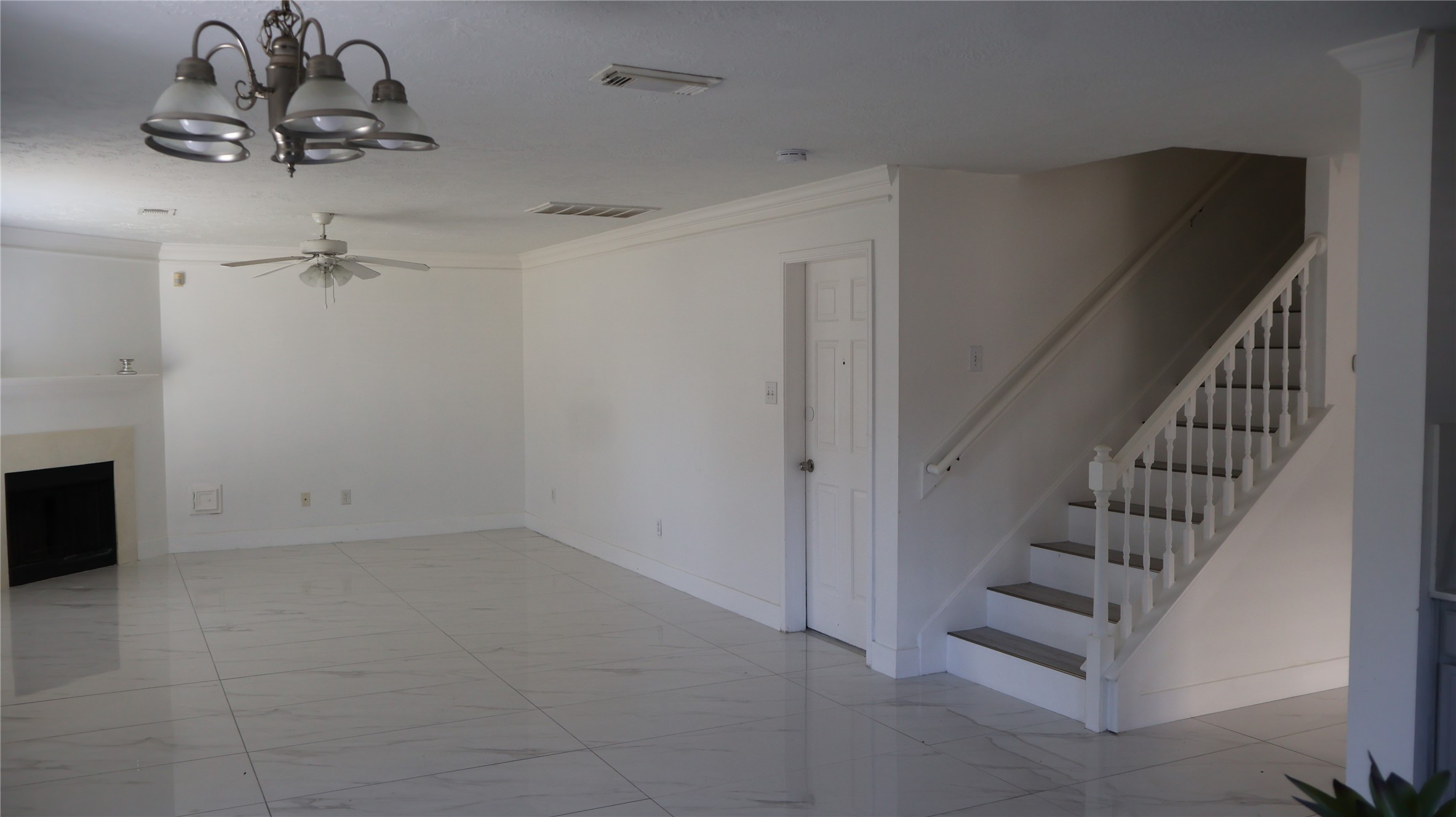 710 Hidden Ridge W Property Photo 17