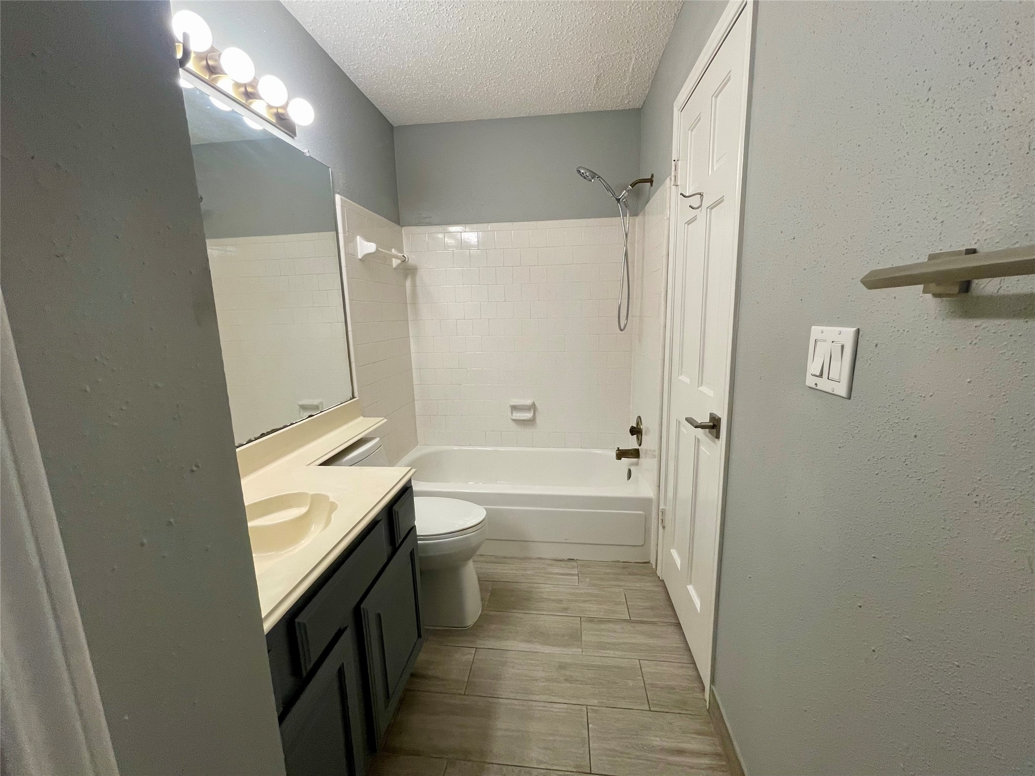 8318 Hot Springs Drive Property Photo 16