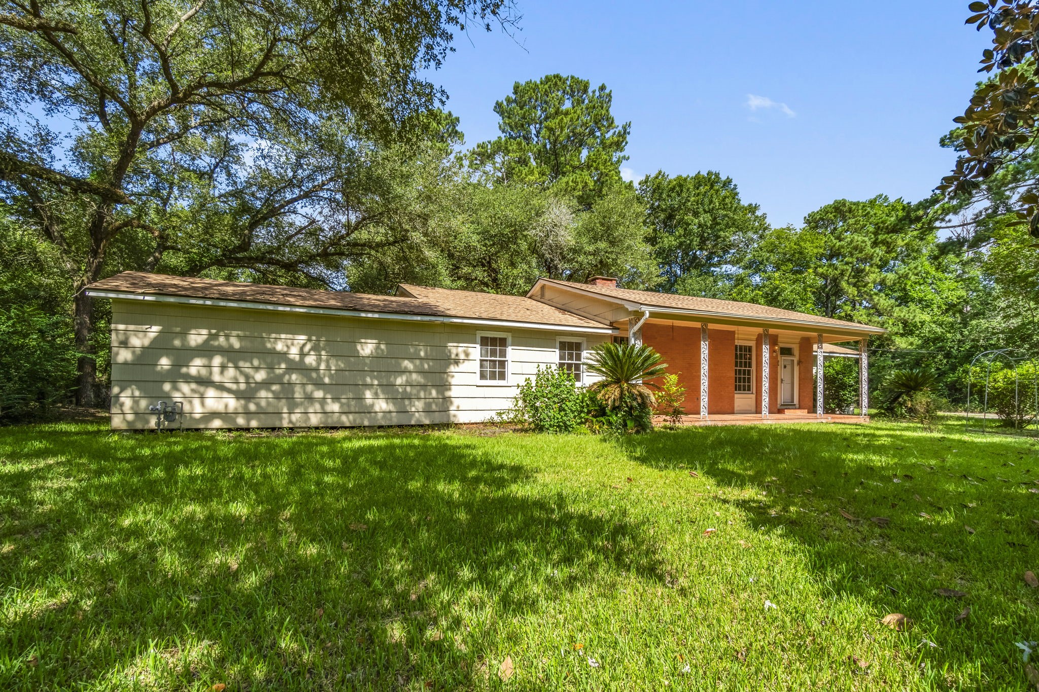 615 N Reid Street Property Photo 1