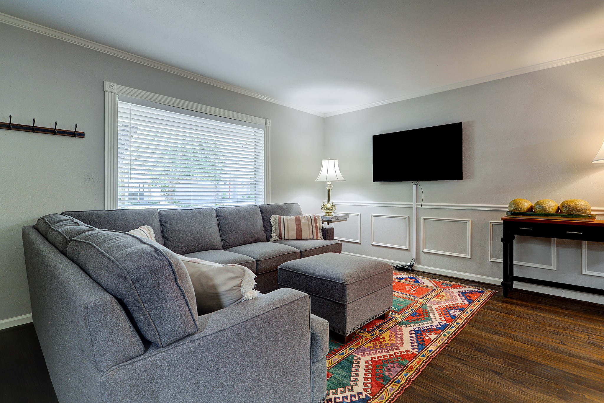 2619 Eastgrove Lane Property Photo 4