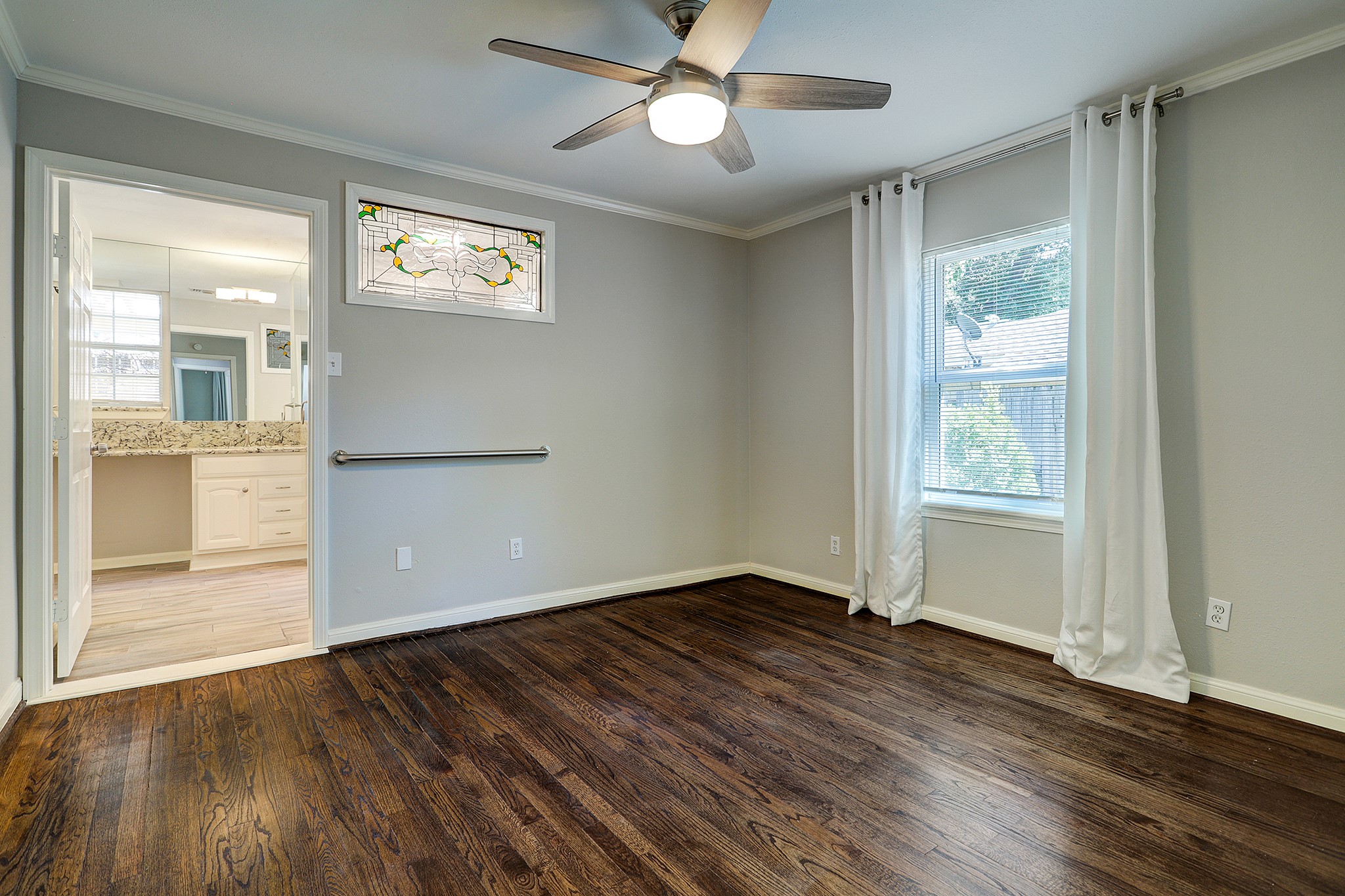 2619 Eastgrove Lane Property Photo 9