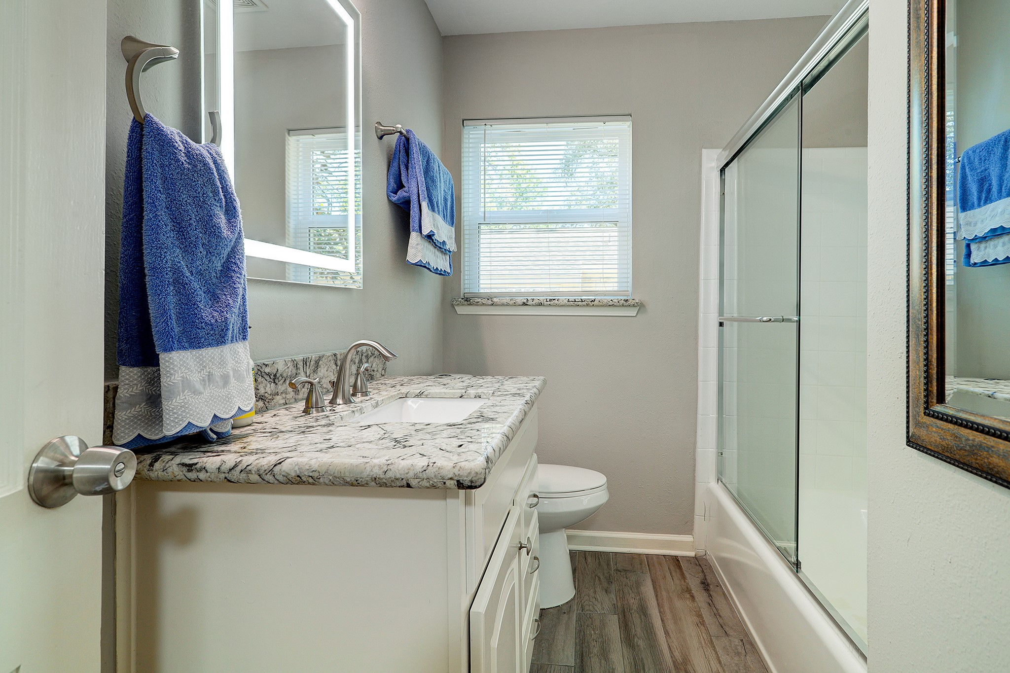 2619 Eastgrove Lane Property Photo 11