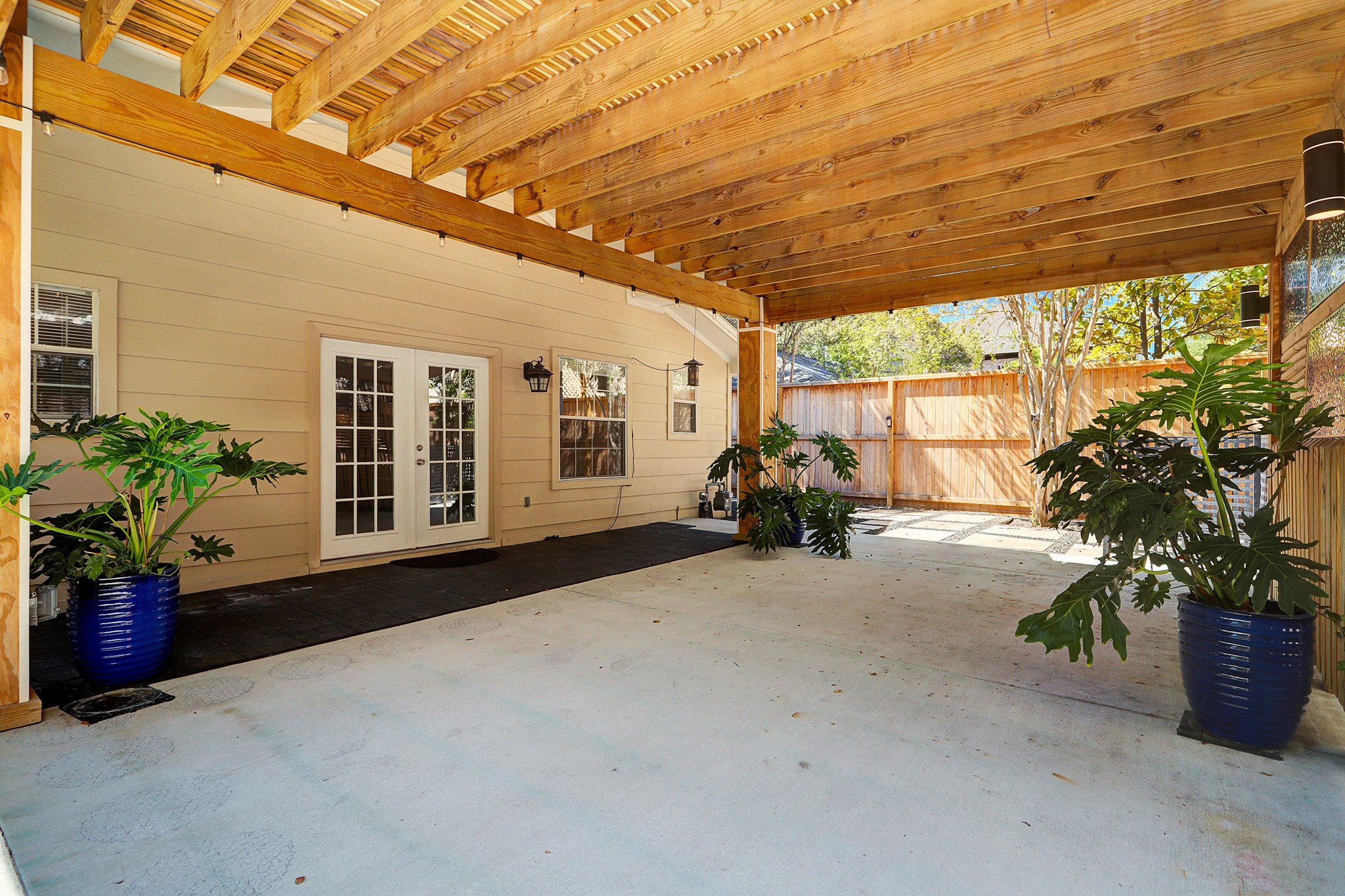 2619 Eastgrove Lane Property Photo 16