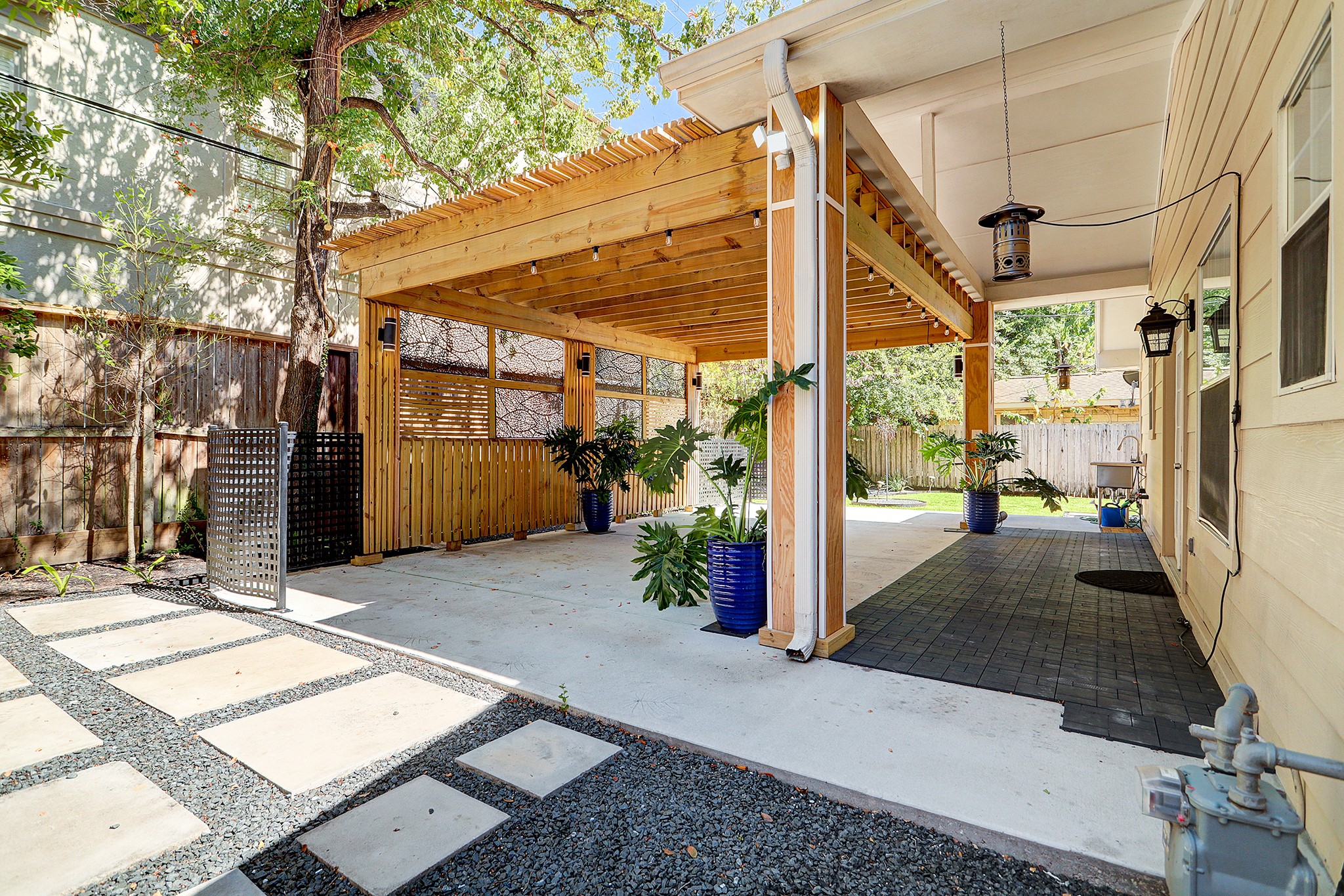 2619 Eastgrove Lane Property Photo 17