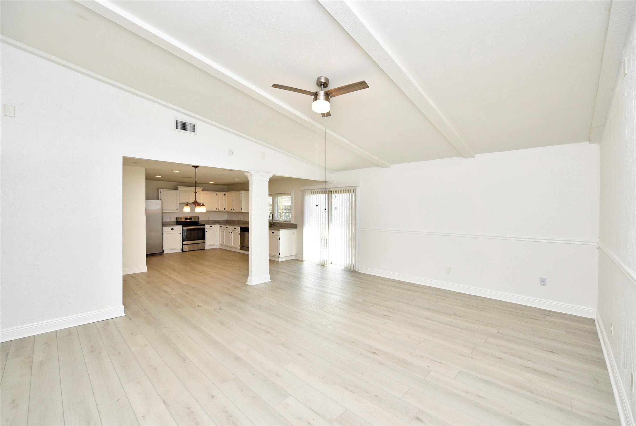 2207 Woodglen Drive Property Photo 11