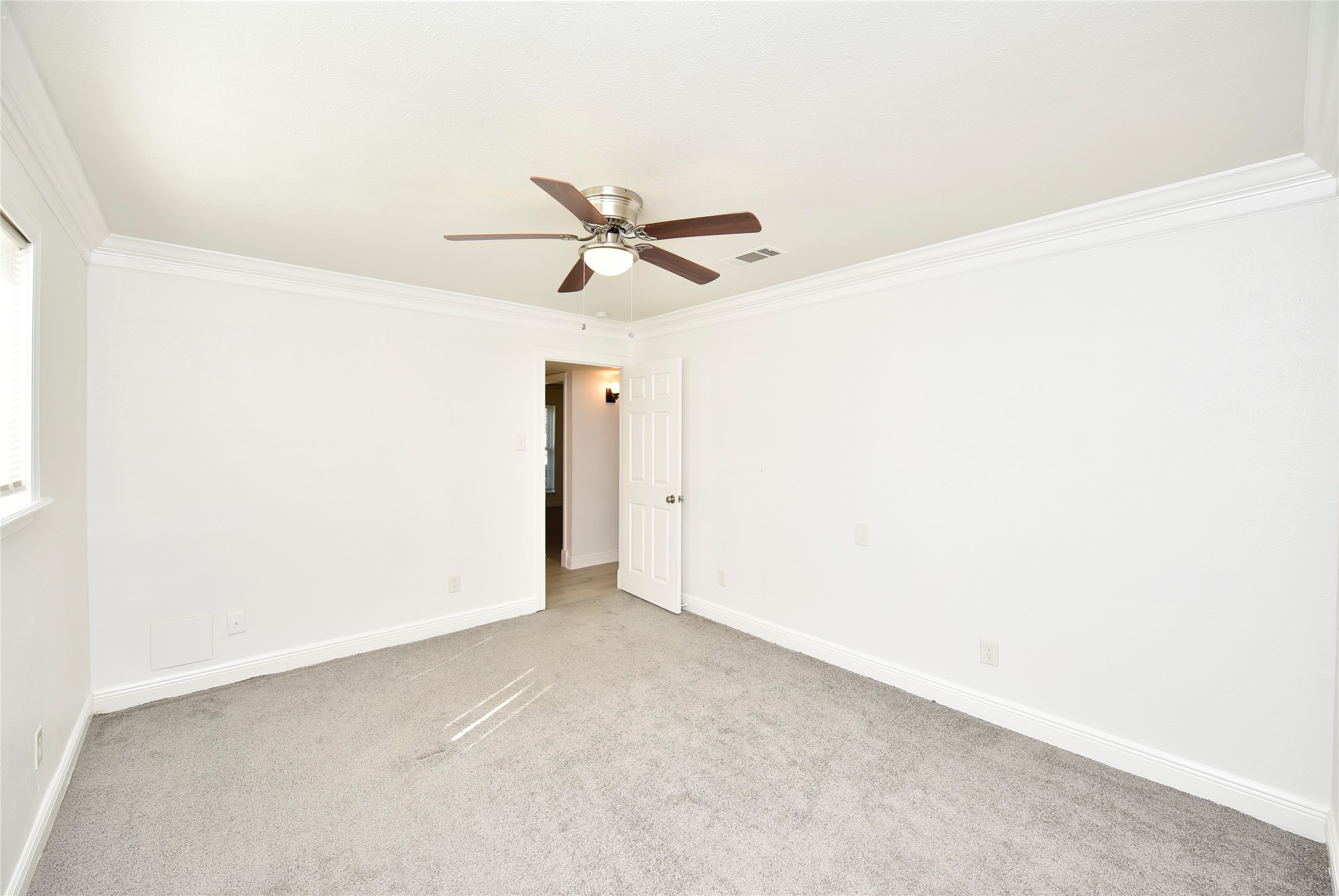 2207 Woodglen Drive Property Photo 20