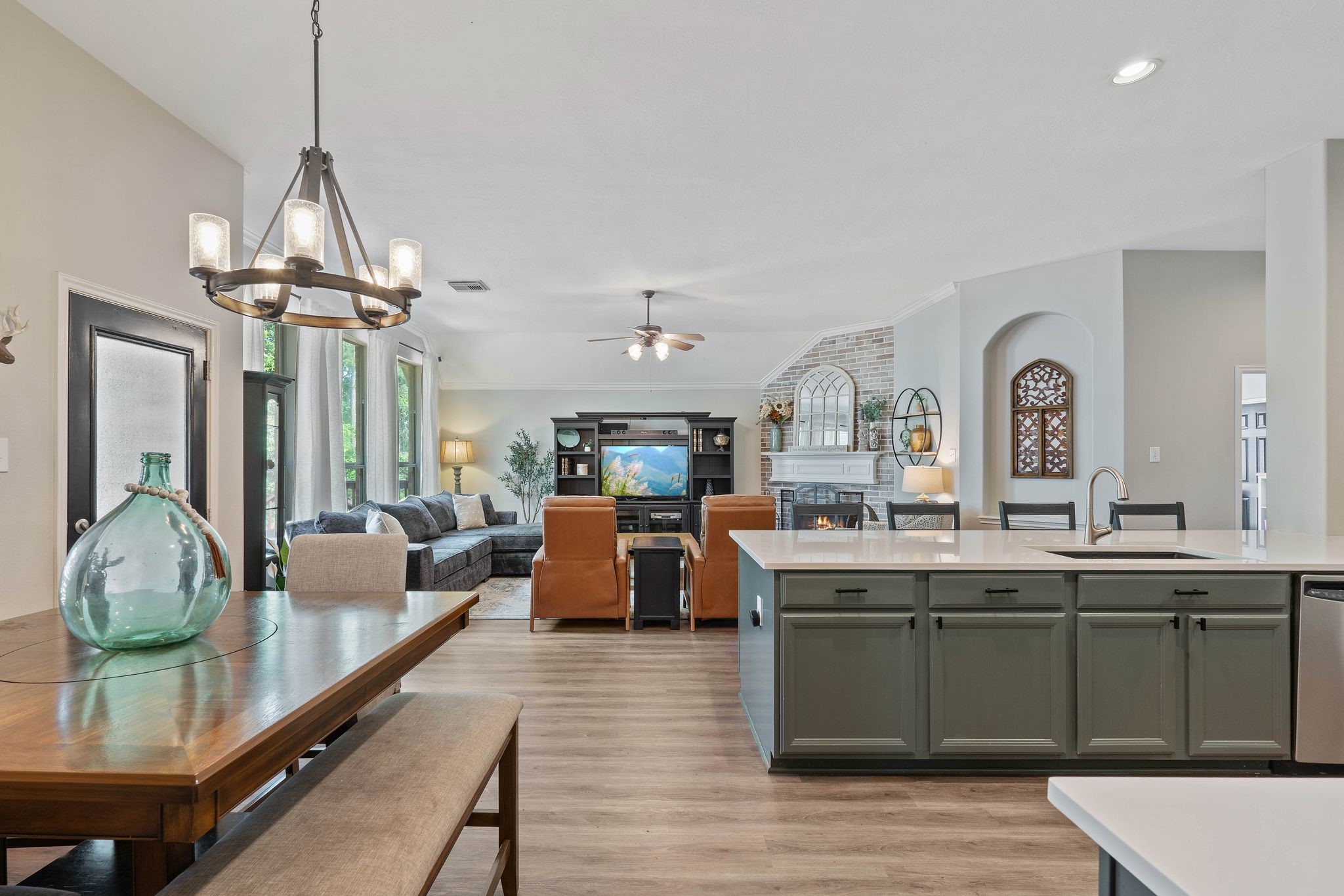 2504 N Yorkchase Lane Property Photo 13