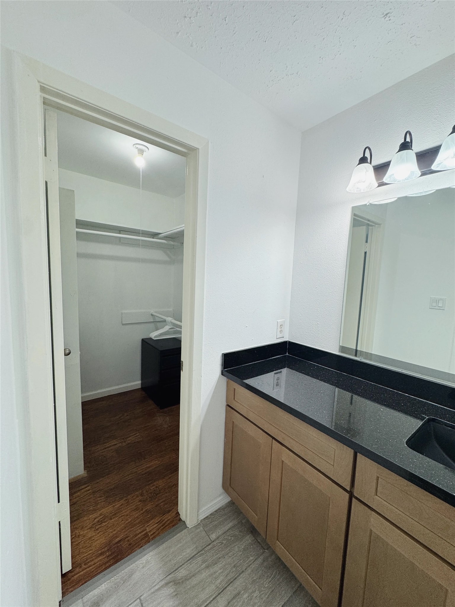 12931 Becklin Lane Property Photo 6