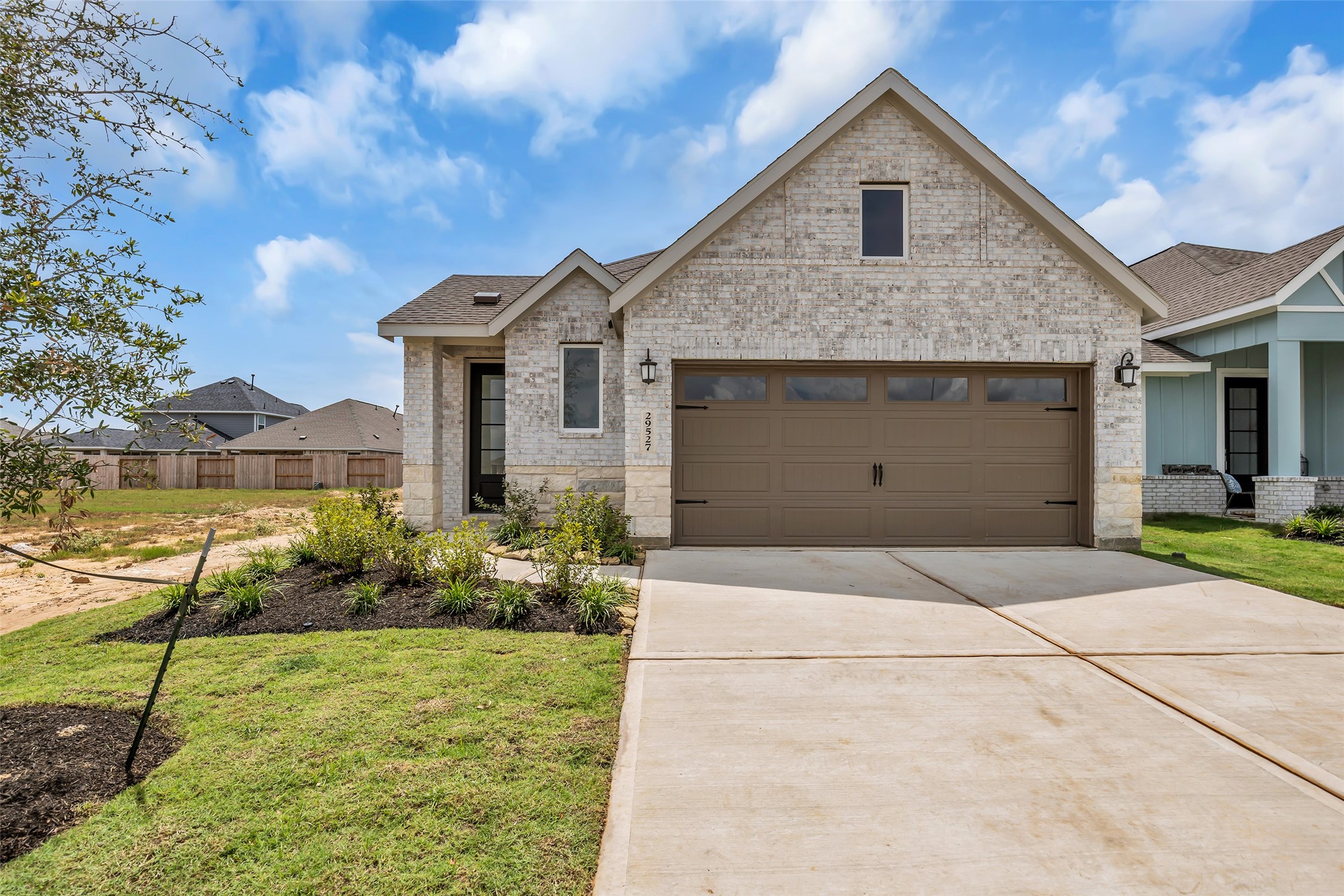 29527 Saddleview Drive Property Photo 1