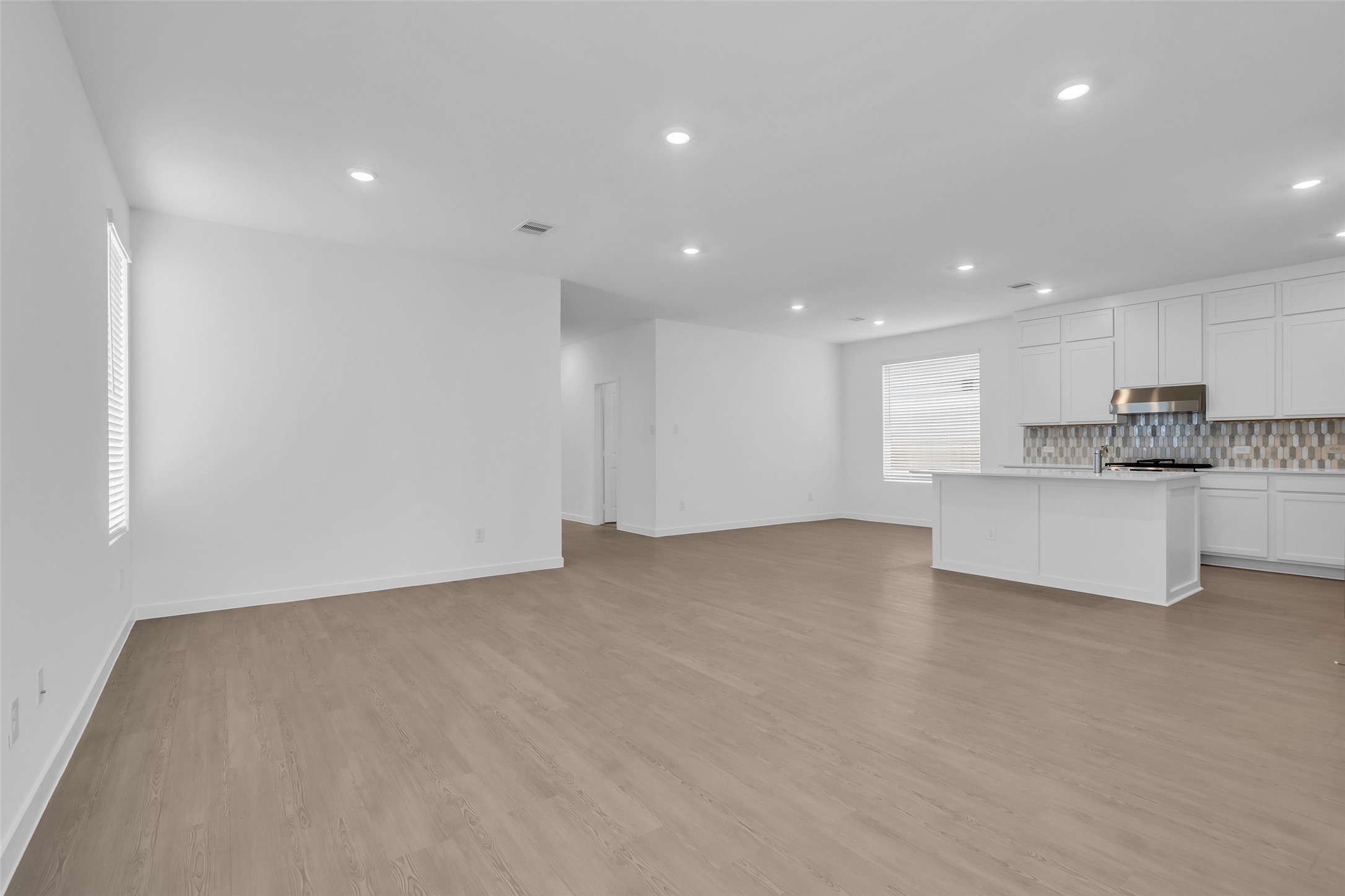 29527 Saddleview Drive Property Photo 4