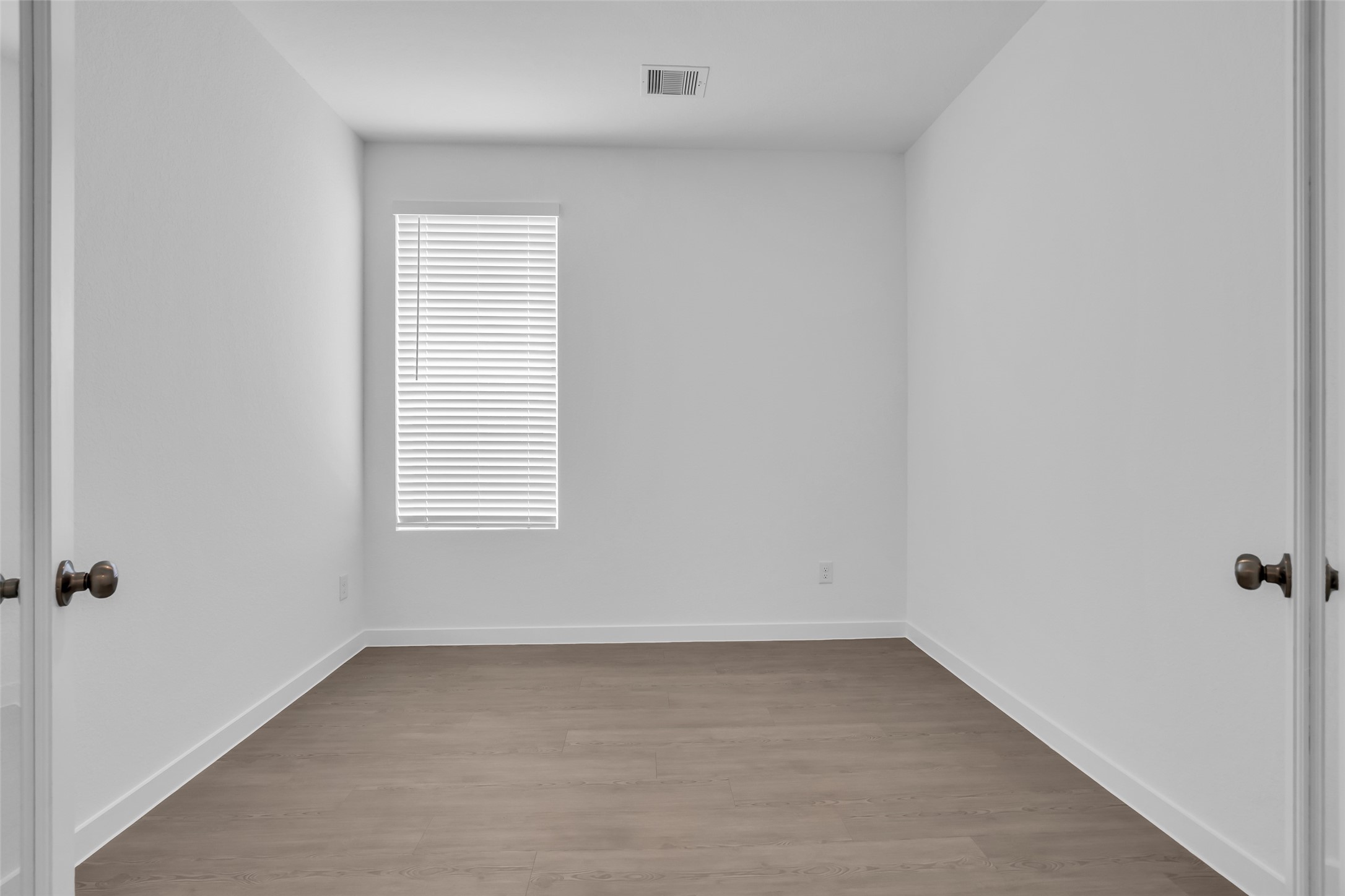 29527 Saddleview Drive Property Photo 5